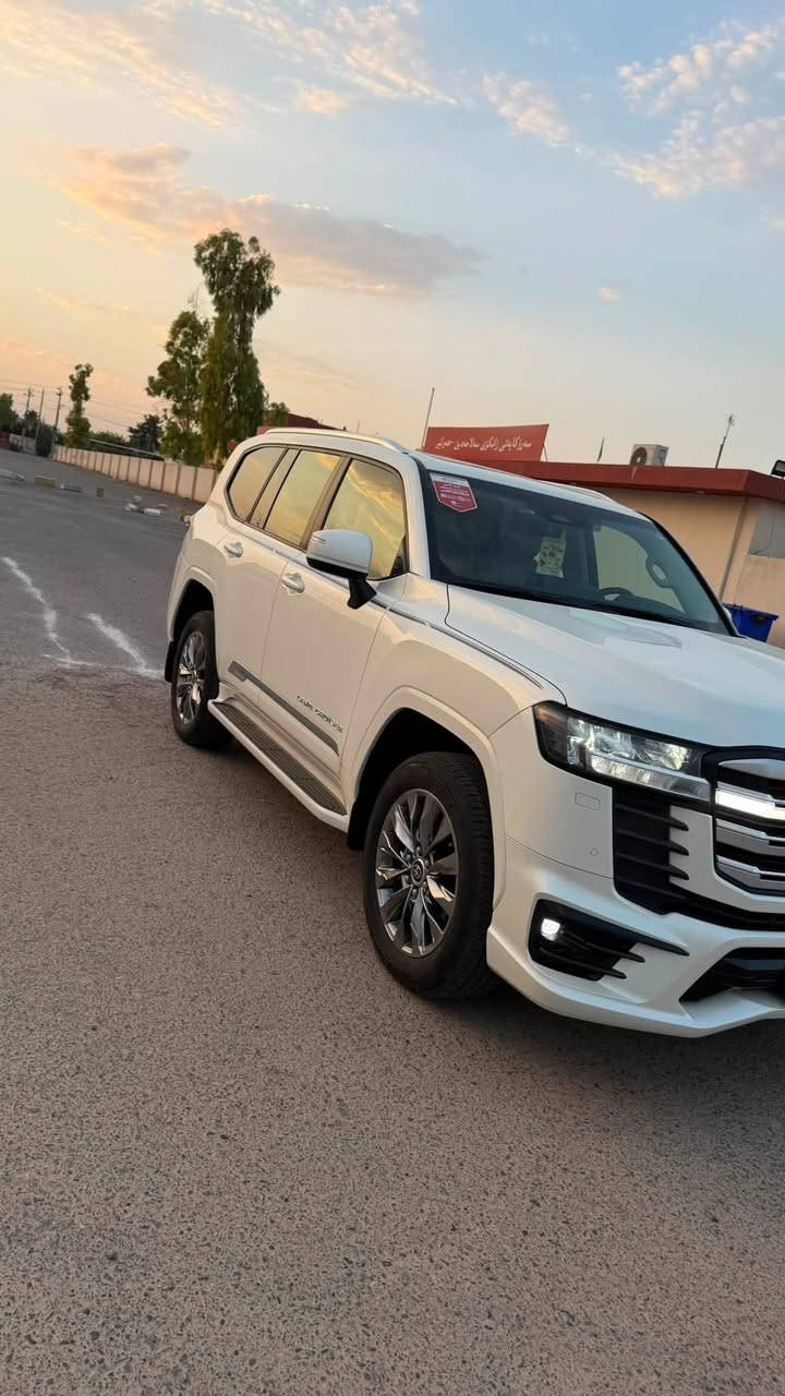 السلام عليكم 

لاندكروز 2025 GXR لمتد مواصفات S 

بصمه أبواب وتشغيل 
تبريد كشنات 
كراسي كهرباء 
صندوق كهرباء 
3 شاشات 
تشغيل عن بعد 
فل مواصفات 
السياره ضمان شركه ساز
داخل الضمان السياره 
كفاله عامه 
ماشيه 18 الف
رقم أربيل 
باسمي تحويل شرط 
المكان أربيل 
السعر 775  الف وفيها مجال 

رقم الهاتف ***********
