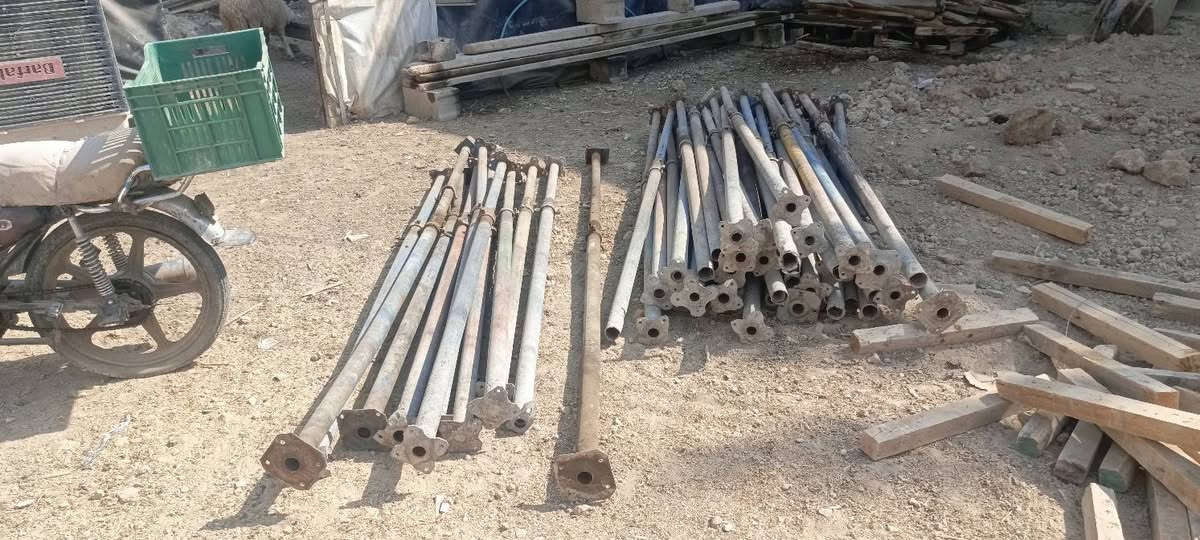 يوجد جكات عدد 50 المكان ديالى سعر 20 زوج وبيهن مجال بصيط ***********
