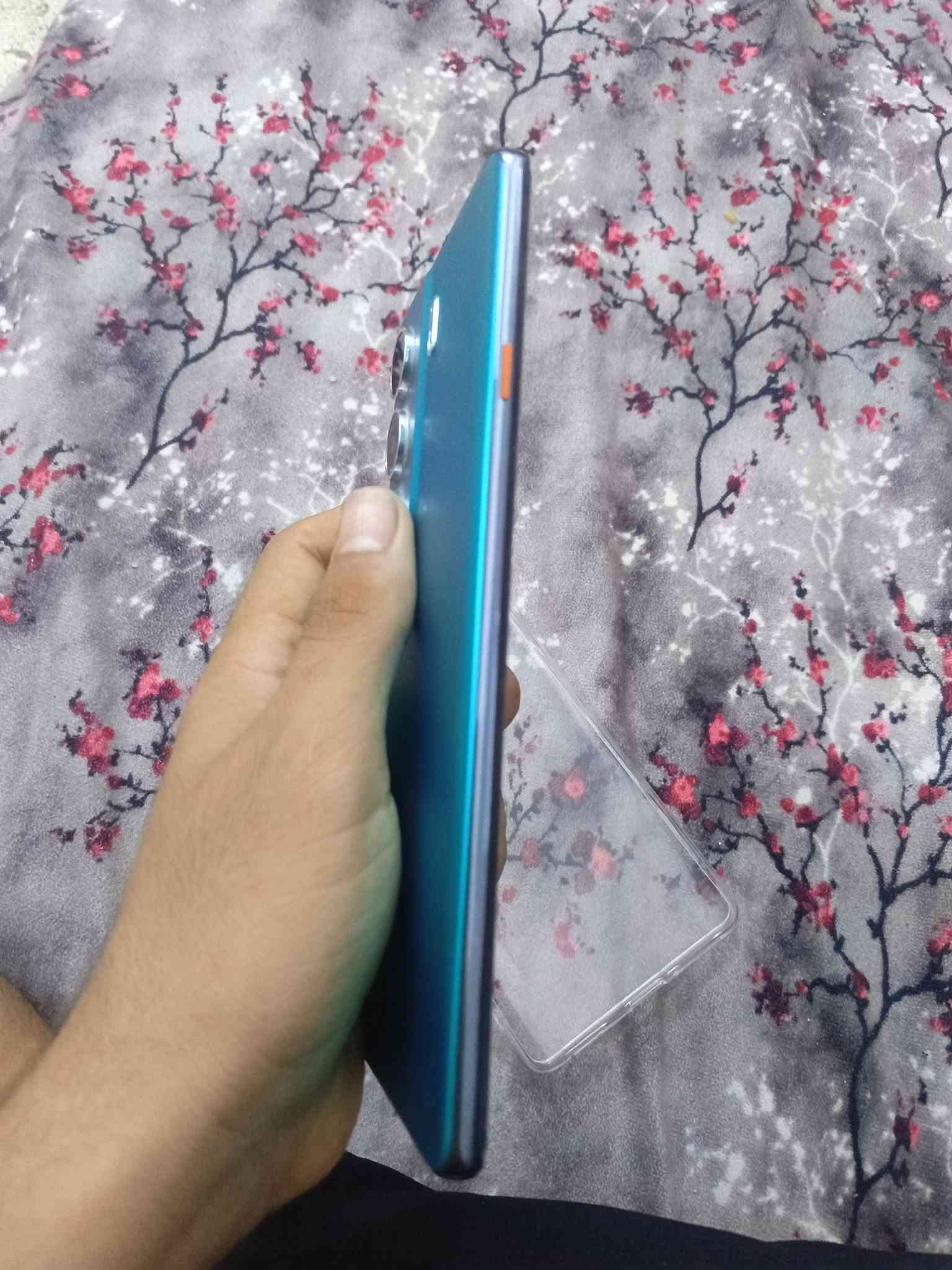 تكنو كامون 40 برو • ذاكرة 256 • رام 8+8