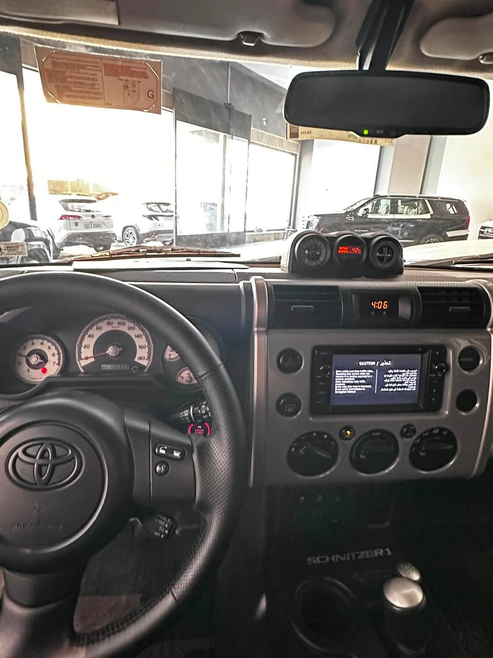 سلام عليكم 🫡
🔥 للبيع تويوتا FJ كروزر موديل 2018 🔥
خليجي
🚙 السيارة: Toyota FJ Cruiser
📅 الموديل: 2018
🇯🇵 المنشأ: ياباني
⚙️ المحرك: 6 سلندر V6
🔧 السعة: 4.0 لتر
💪 القوة: تقريبًا 270 حصان
🔄 القير: أوتوماتيك 5 سرعات
🛞 الدفع: رباعي 4WD
🔒 دفرنس خلفي Lock
⛽ الوقود: بنزين

✨ المواصفات:
• تحكم بالدركسون
• مثبت سرعة
• تكييف قوي
• نوافذ كهربائية
• سنتر لوك
• نظام ثبات إلكتروني
• نظام مانع انزلاق
• إيرباغات
• شاشة / كاميرا خلفية حسب التجهيز
• جنوط وإطارات مناسبة للطرق الوعرة

💎 سيارة عملية وقوية، مناسبة للمدينة والسفر والطرق الوعرة
🔥 محرك 4.0 معروف بالقوة والاعتمادية
✅ السيارة جاهزة للفحص من قبل المشتري

📍 الموقع: بغداد النهضة قرب دائره السكان معرض ادم             لتجاره السيارات
📞 الاتصال: ***********
