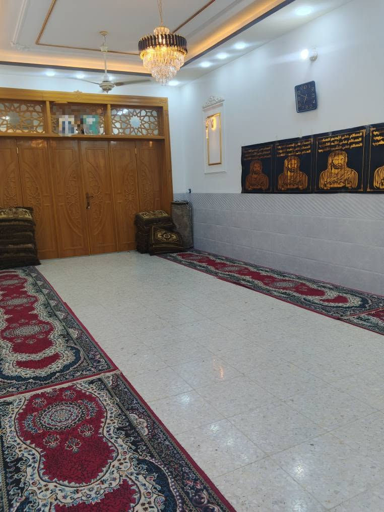 دار للبيع المساحه 200 متر حي نداء شارع المجمعات منطقه 51 قرب جامع الاحسان ركن شارع 12 يحتوي من غرفتين وصاله ومطبخ وصحيات 2 وستقبال السعر 143 وبيه مجال شغل درجه اولى للاستفسار خاص او الاتصال *********** النجف, العراق
