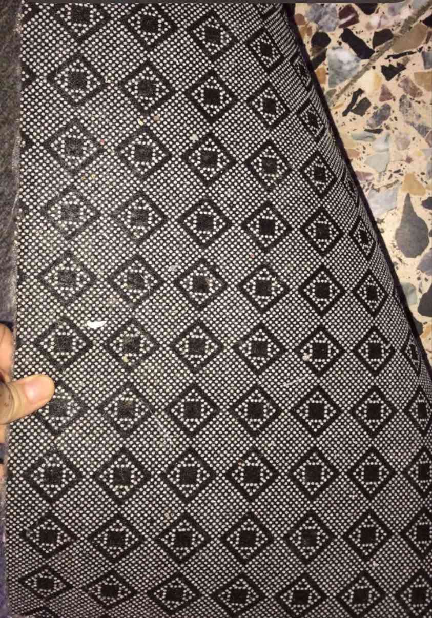 ***********
