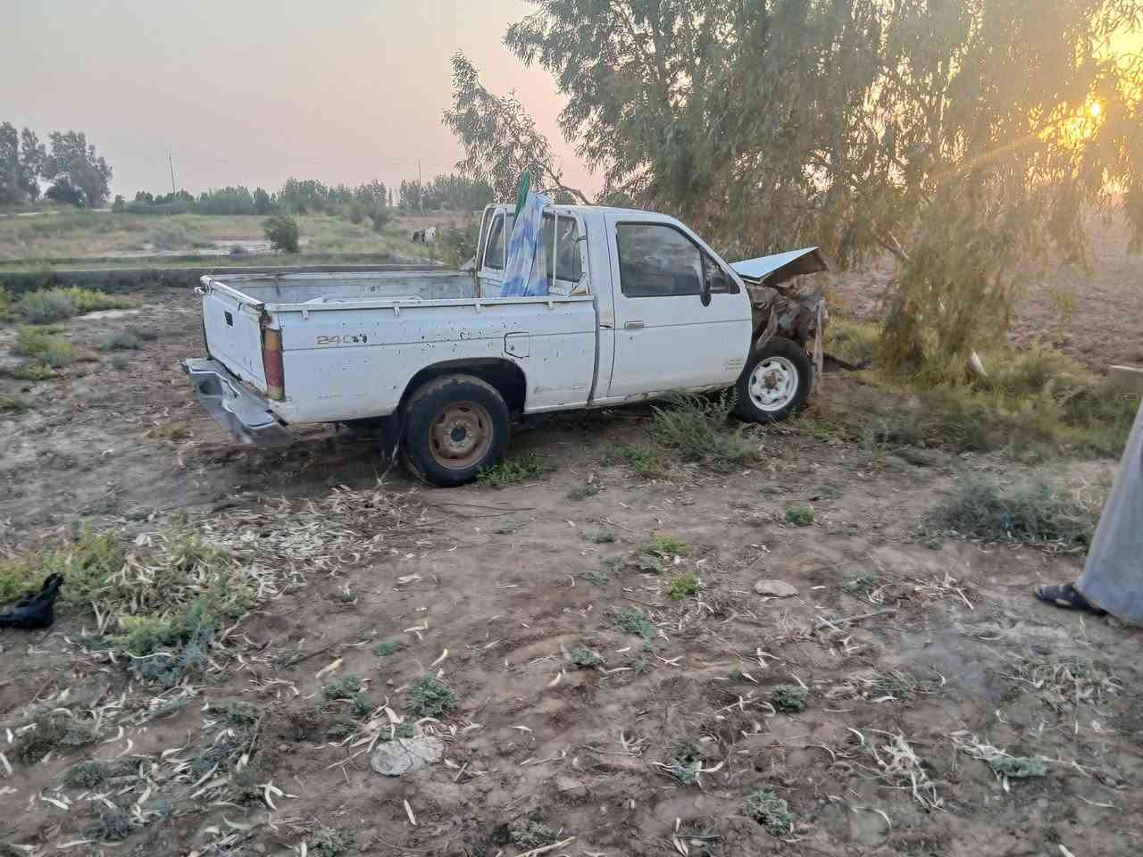 نيسان بيكب 89  ضربتها جاملغ وبنيد وشوية بالشاصي محرك وكير ومكينة حاوية مكفولات بأسمي مشروع وطني 2028  بصرة السعر 22 مكاني ناصرية غراف 
***********
