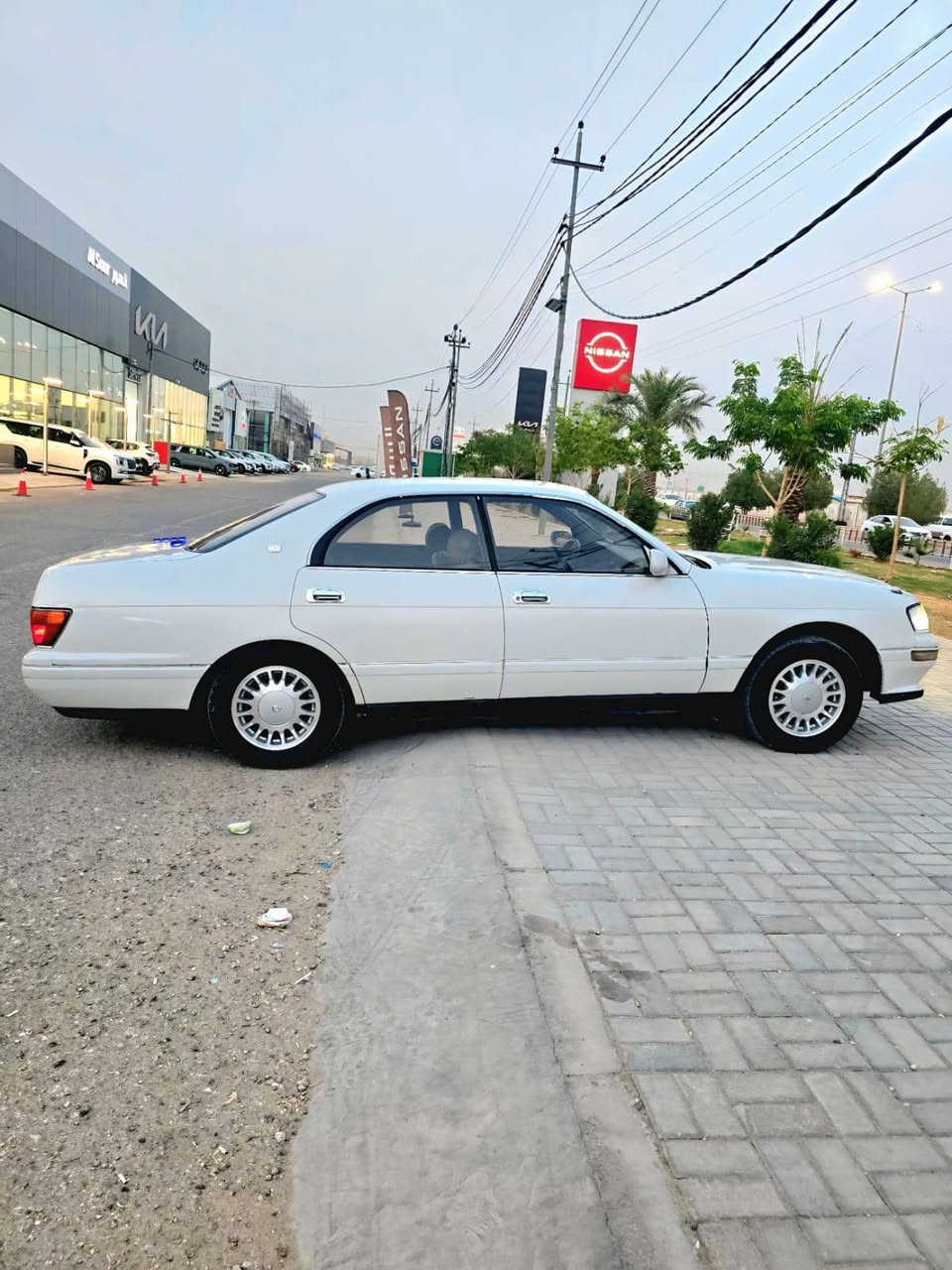 السلا عليكم بطه منفصل لون لؤلؤي
السياره جديده بمعنى الكلمه 
تبريد ثلج🥶
حدايده جديده لوك 
كير محرك جدد سي 9بطل ابيض
تخم تاير ابو الدب جديد 
سنتر لوك ريموت 
رقم بابل 
كشنات كهرباء .
كهربائياتهه كلهه شغاله 
ماعايزه السياره وبالعافيه ع الي ياخذهه 
#السعر 62وبيهه مجال 
 ملاحضه صغيره كيج الكيلو متر عاطل بسسس والباقي كله شغال  الاستفسار ***********
