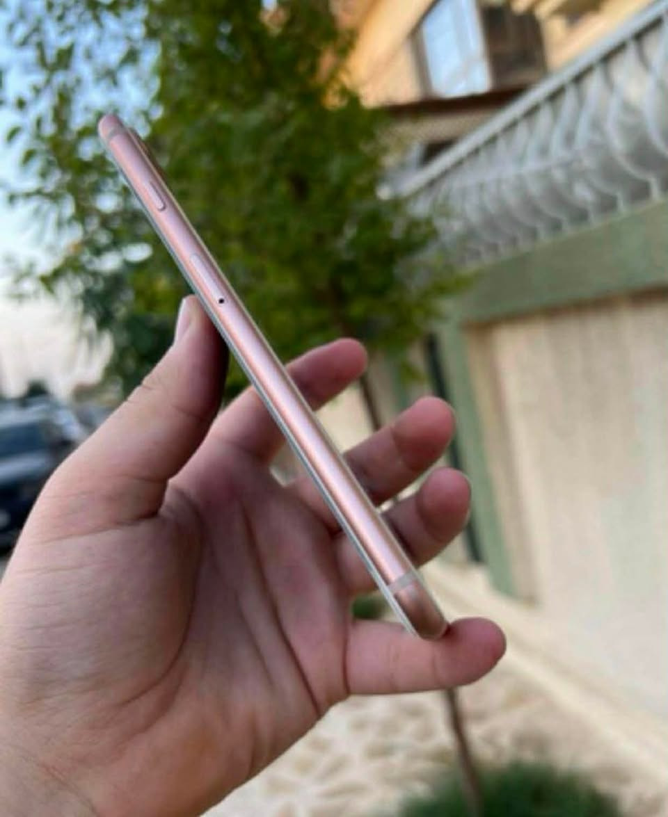 📱 للبيع: iPhone 8 Plus (نظيف جداً)

المواصفات الأساسية:

• الموديل: أمريكي (نموذج M - أصلي من الشركة).

• الحالة: نظيف جداً واستخدام راقٍ.

• البطارية: تم استبدالها ببطارية جديدة (أداء ممتاز).

• الأداء: الجهاز سريع جداً ويدعم كافة التطبيقات والألعاب بكفاءة.

المميزات:

✅ بصمة الإصبع سريعة وشغالة 100%.

✅ الكاميرا الخلفية المزدوجة (Portrait) تعطي صوراً احترافية.

✅ الشاشة ألوانها ممتازة وواضحة.

✅ الجهاز غير مفتوح للتصليح سابقاً (فقط تبديل بطارية للمحافظة على الأداء).

للاستفسار:***********
