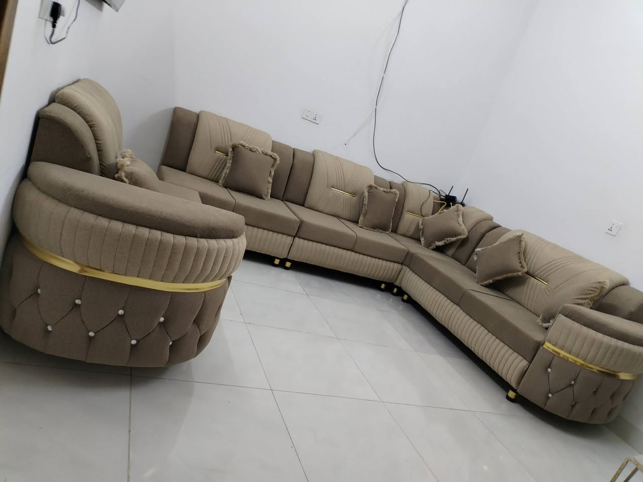 معرض تكريت للاثاث المنزلي
ديوان شغل عراقي 11 مقعد يتوفر أيضا قياس 15 متر 22 نفر يتوفر جميع ألوان نعمل فصال حسب الطلب واللون وعدد المتر للطلب للحجز والاستفسار الاتصال بالأرقام التاليه
*********** اتصال او وتساب
*********** وتساب واتصال يوجد توصيل وتبديل المستعمل بالجديد وأخذ القياس مجاني متوفر سياره كادر خاص الأخذ القياس مجاني تكريت وضواحيها للحجز والاستفسار خاص
العنوان تكريت الزهور
العنوان تكريت شارع لزهور لحولي مقابل مدرسة كنوز لهليه مجاور مجمع رداد للنشايه
