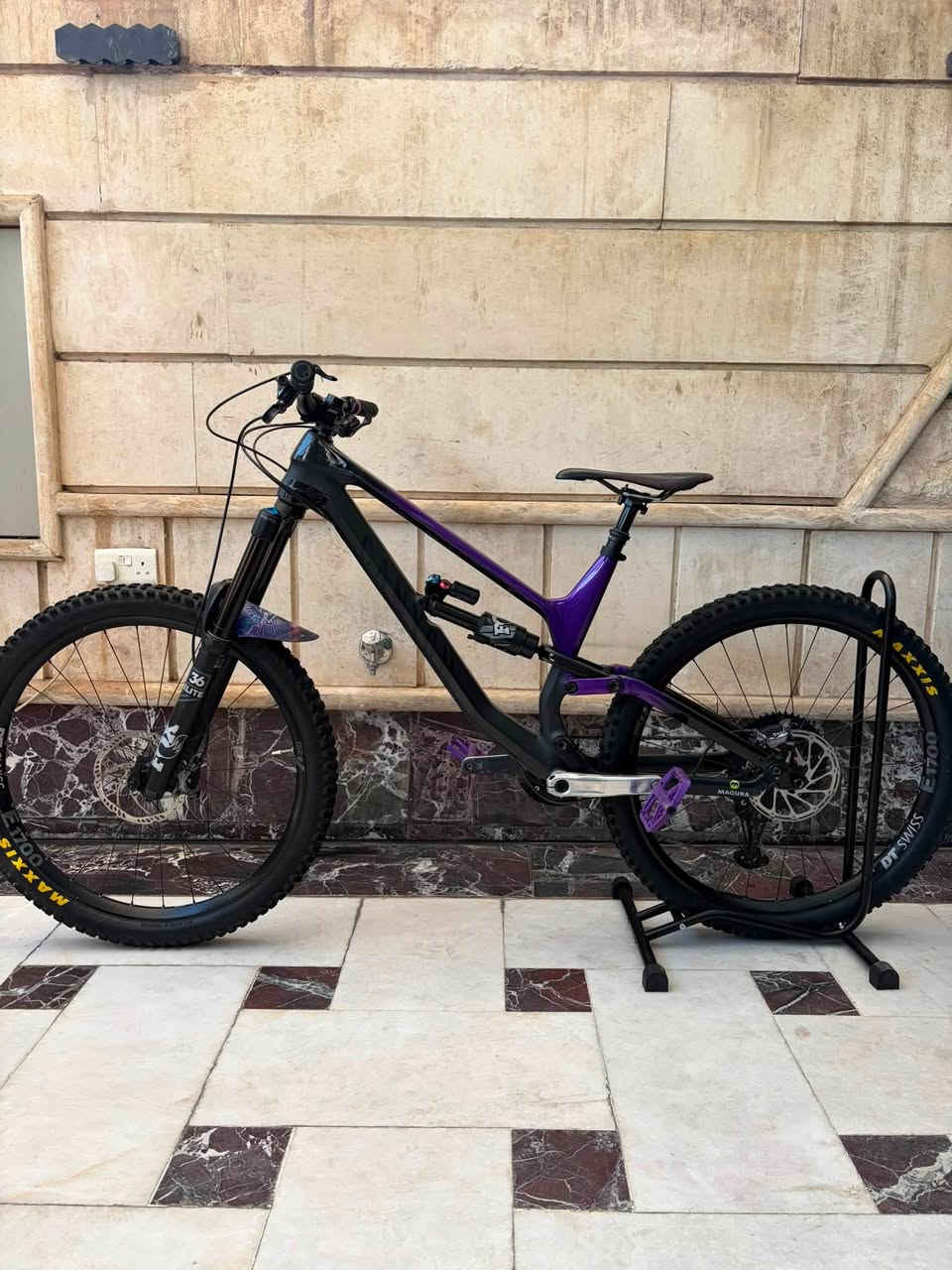 السلام عليكم
للبيع Canyon torque cf8 modified custom🌟
الوحيده بل عراق🌟
الفريم كاربون 
حجم الفريم M 
حجم التاير 27،5 
كروب سيت Deore Xt
الكرنك SLX chrome custom 
البريكات Deore Xt دبل بستم 
الدبل الامامي FOX 36 elite performance
الدبل الخلفي fox float x2 performance
الويل DT SWISS E1700 30mm
البطيخات dt swiss ratchet system
fox transfer دروبر سيت

للتواصل/***********☎️
مكاني بغداد زيونة 710📍
يتوفر توصيل جميع انحاء العراق🚚
