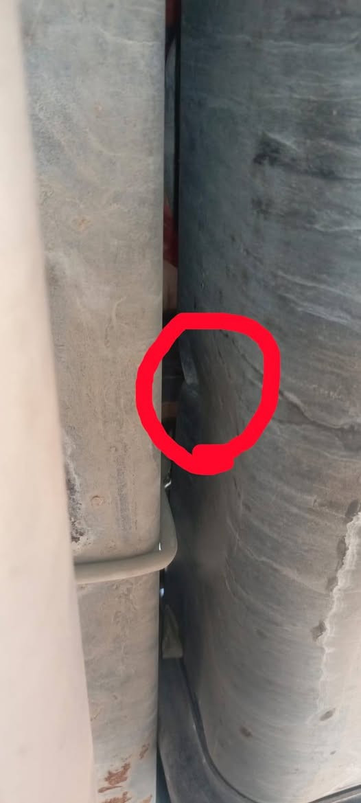 من رخصه مدير كروب تانكي ١٠٠ لتر للبيع كامل مع القواعد نظيف بيه طعجه صغيرة ٤ اصابع موجوده بالصوره الي بالدائره الحمراء الاتصال *********** غير موجود علئ الفيس مكلف بالنشر
