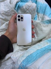 ايفون ١٢ برو • ١٢٨ • بطارية ٧٥