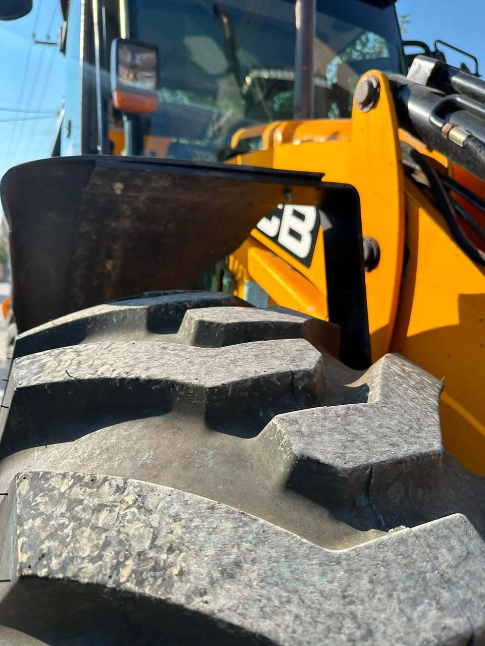 jcb 4cx2003
رەقەم دهۆک 

315$

***********
قەڵادزێ

نص مكتوب في الصور:
- ***********