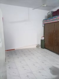 مساحة ٣٠٠م • مبنية ١٥٠م • مسجل بلدية