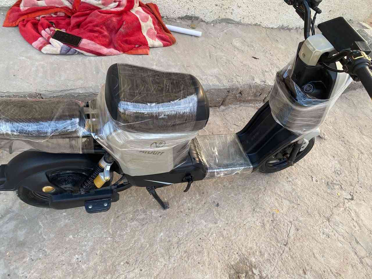 دراجه شحن جديده
مستعمله قليل كلش 
نضيفه كلشي شغال بيها كهربائيات كله شغاله 
مكان بصره ابو خصيب البهادريه
*********** 
السعر ٤٠٠

