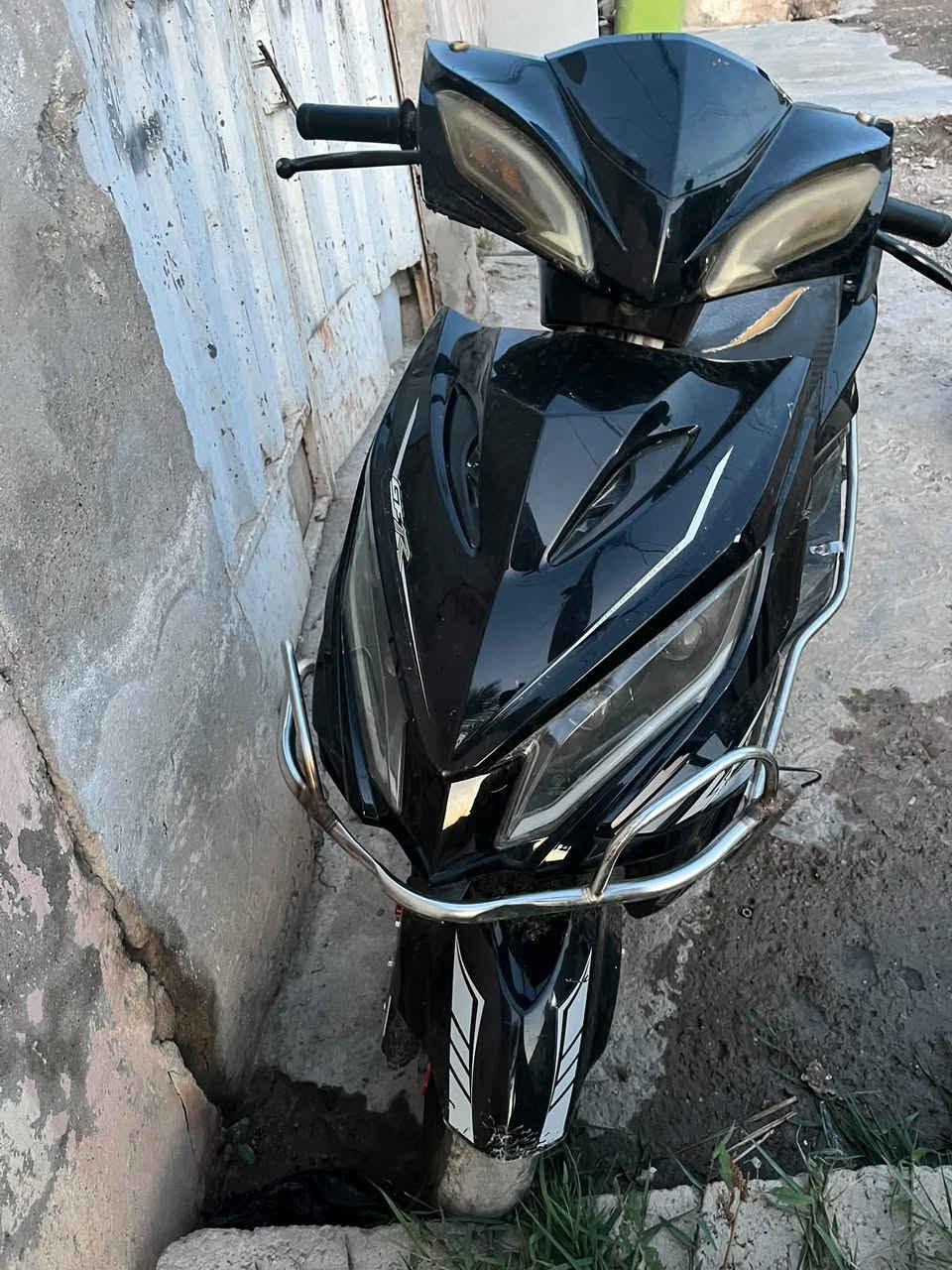 سكنس غير شغاله
الباقي كامل مكمل من كفرات وكلشي شغال 
ونضيف
المكان بعقوبه 
السعر 150الف وبيه مجال
***********
