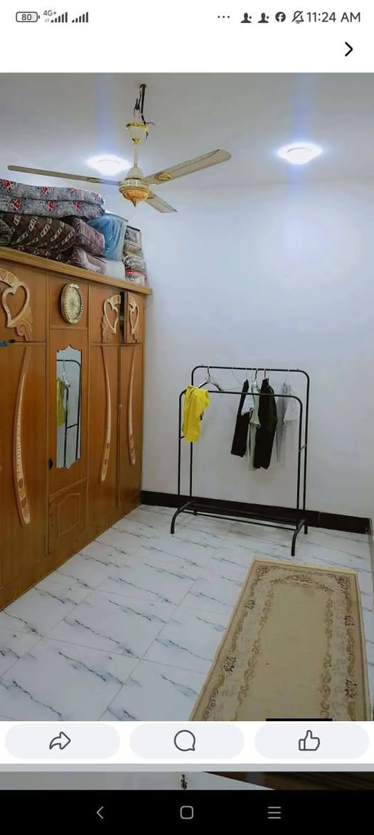سلام عليكم بيت البيع مساحة ١٠٠ مربع غرفتين نوم وصاله ومطبخ وصحيات وستقبال العنوان شارع صب عمود ٣٢١ قرب السوك 
بيع مستعجل السعر ٣٣ بي مجال 
بناء درجه اولى معلومات اكثر اتصل رقم او مراسله واتساب ***********@
