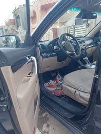 مكلف بالنشر اتصل على رقم صاحب السيارة كياسورنتو رقم انكليزي شمالي 12 و...