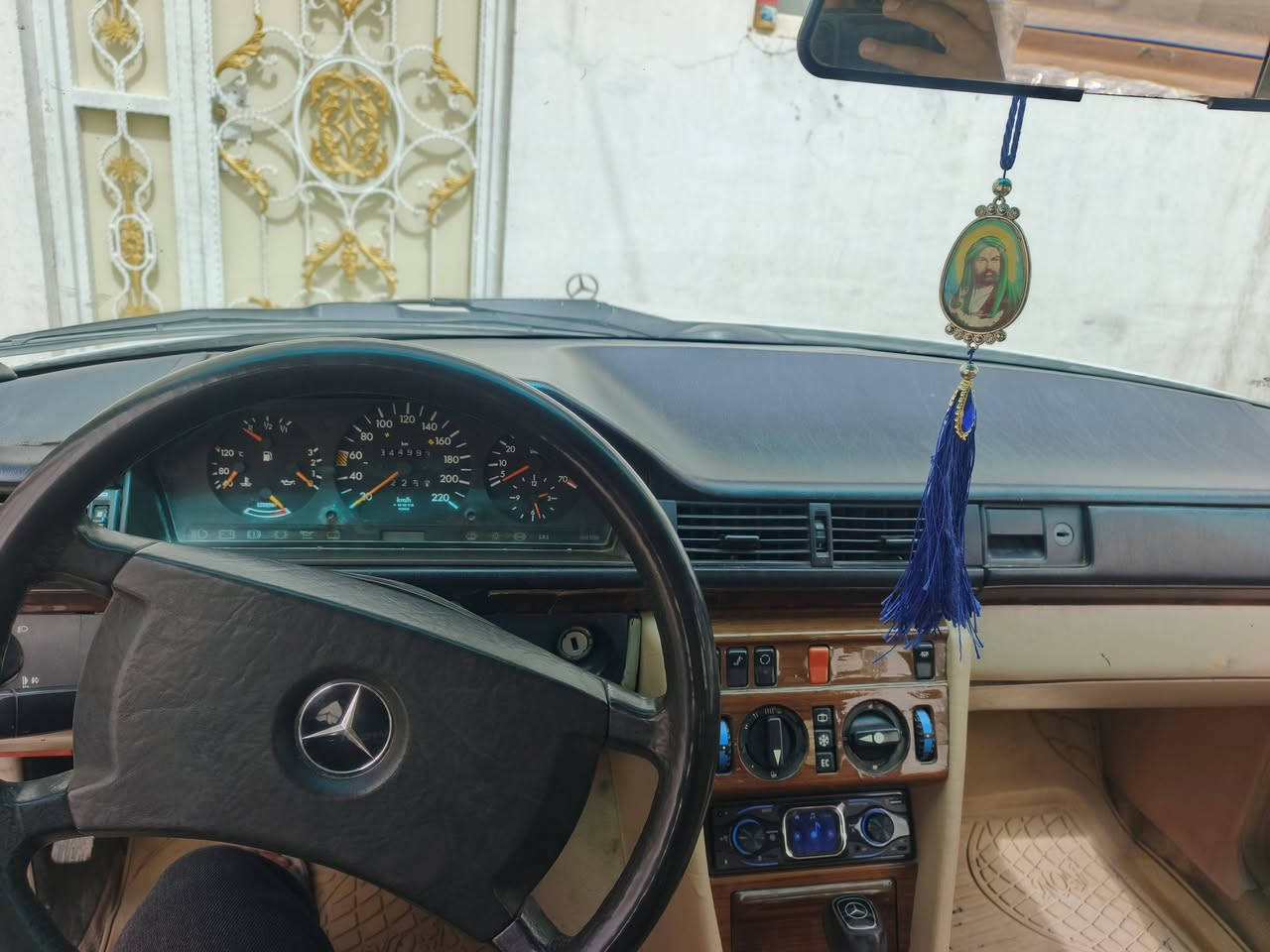 مارسدس دب للبيع مكينه اربعه سلندر اقتصادي مكينه وكير وحداديه جدد
منضومه تبريد جديد كله راديتر ماي مروحه سورنتو كهربائيه انسه حماوه تخم تاير جديد سنوات لسنه ٢٠٣١ بسمي 
مكاني النجف حي الحسين سعره 50 
***********
