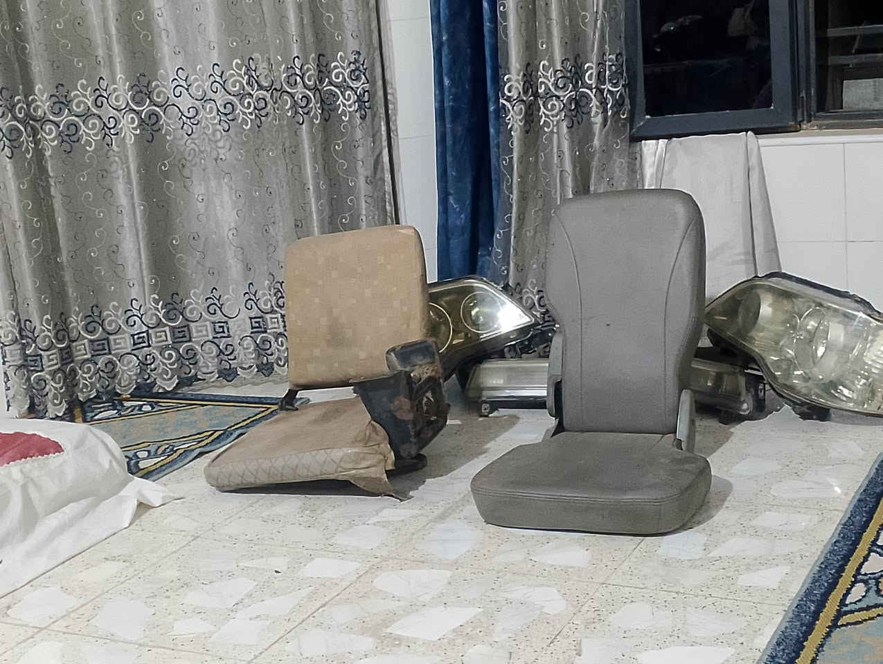 سلام عليك بقلايه للبيع مال جنبي اجوان قلاب اثنين اتصل مكان بغداد جسر ديالى القديم ***********

