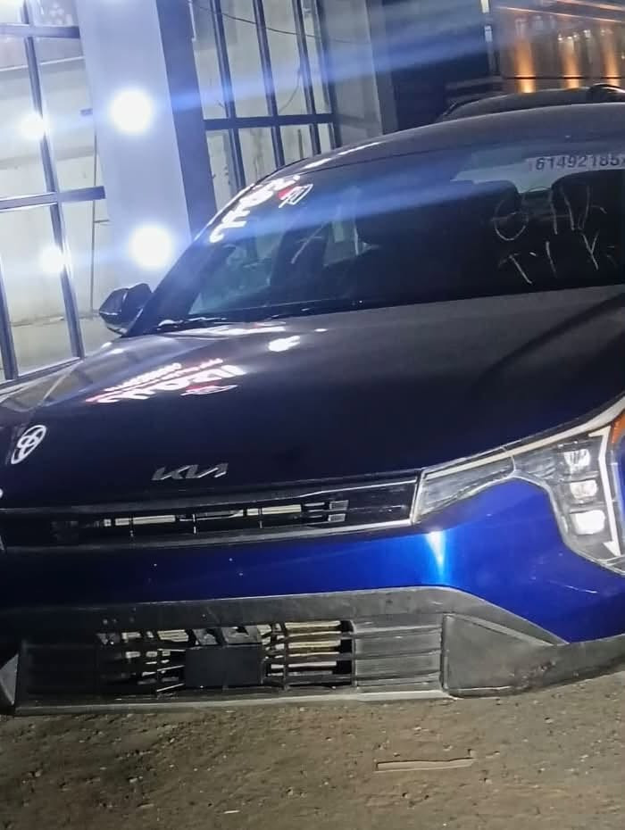 سلام عليك كي 4 البيع سياره مثل مواضح سياره جديده مابيها اي شي  نص فول كير مكينه تبريد كله مكفول سياره حادثه شخوط البنيد مصبوغ نفسه مابيه اي تبديل سياره ماشيه 22 البيع العنوان بغداد رقمه بغداد 
‭***********‬ السعر 170 بيها مجال بسيط
