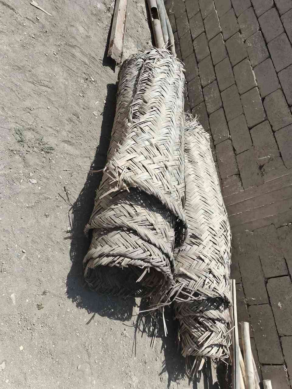 السلام عليكم
للبيع 

قوقات طول 5 عدد 20

مشبج حديد طول 6 عرض مترين 

باريه عدد 2 طول 6 

مكاني الحمار علق واجيك خاص

رقم ***********
