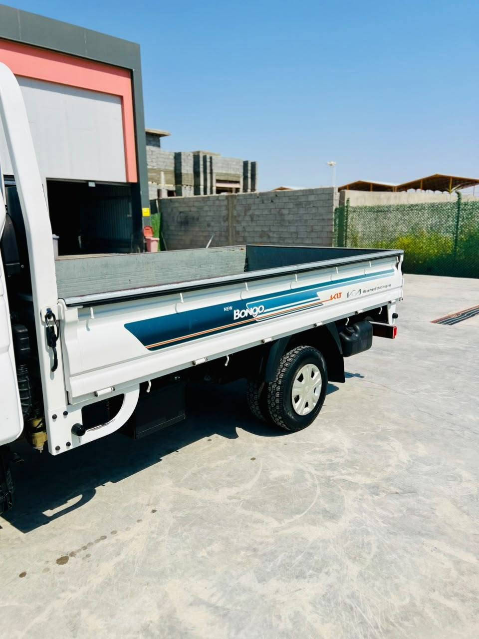بسم الله الرحمن الرحيم
🚛 للبيع | كيا حمل موديل 2023

 رقم السياره: بغداد   

سيارة نظيفة جداً، استعمال شخصي، وجاهزة للعمل مباشرة بدون أي مصروف.

✅ المحرك ممتاز، ويوجد خيط بخار بسيط بدون تنقيص في الدهن و العزم أو الأداء.
✅ الكير ممتاز.
✅ الحدادية سليمة.
✅ التبريد شغال 100%، وتم عمل صيانة للأدامة قبل شهر.
✅ تخم تايرات خلفي جديد.
✅ السيارة باسمي وتحويل مباشر.
✅ السنوية نافذة لغاية 2028.
✅ السيارة بيها بارد كما موضح بالسونار في الصور.
✅ السيارة جاهزة من كير ومحرك وحدادية وتايرات، وما تحتاج غير دهن وكاز وتمشي.

سبب البيع: الحاجة إلى السيولة.

💰 السعر: 145 وبيه مجال.

📍 العنوان: بابل – الإسكندرية.

📞 للاستفسار والاتصال:
***********
***********

الله يبارك لصاحب النصيب، والرزق على الله.

