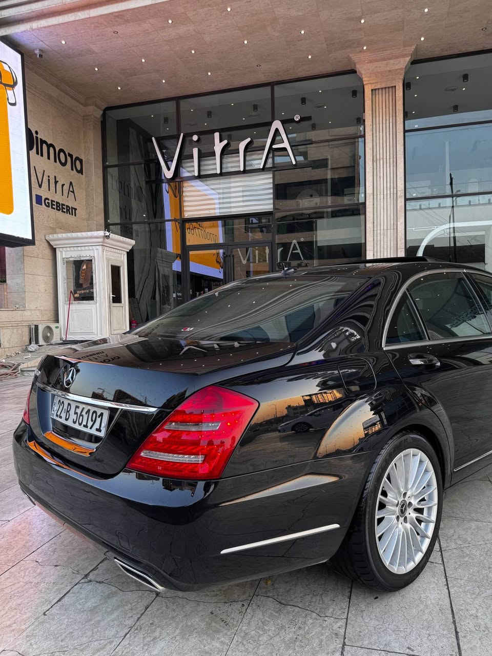 ‎ Mercedes Benz S350 لارج vip 
‎اخوان السيارة استلام شركة مارسيدس بالمانيا
(بصمتين وياهه الثاني لوك بعدهي)
........................................
‎‏‎سياره فول مواصفات 
‎(جديده بمعنى الكلمة كلشي بيه بلادي )
‎‏‎موديل :2012  ✔️
‎المواصفات:
‎ ابواب شفط
‎ كاميرة خلفية 
‎حساسات امامي و خلفي 
‎صندوق شفت 
‎باب لارج (رئاسي)
‎بردات (5)
‎ناظور ليلي 
‎ بانوراما
‎بصمه تشغيل 
‎بريك بصمه
‎رادارت امامي جوانب 
‎صندوق شفت كهرباء 
‎کشنات تدفئة خزن 
‎کشنات تبريد و هيتر
‎4 كشنات كهرباء 
‎5 ابواب بصمه
‎سي دي جنجر ٦ اقراص و ديفيدي
‎ ويل و تایرات اصلي ب15 ورقه ) 
‎مكينة (6 سلندر المرغوب)
‎كشنات دينمك (متحركة)
‎تحديد سرعة و لمت سرعة
‎ لايتات زينون  بك لايت ليد
‎لايتات دوارة تتحرك مع السيارة عند استدارته 
‎دبلات كهربائي حسب رغبه تريد سيارة عالية و ناصيه 
‎حزام سلامة (سحب) اوتوماتيكي
‎و بعد كثيير من المواصفات المامذكورة.
‎‏رقم شمالي اربيل تكدر تضلل بسنويه و سنويه جديد بي اسمي 
‎مكاني بغداد الكرخ  __ السعر 263$  ورقه  
*********** بغداد, العراق
