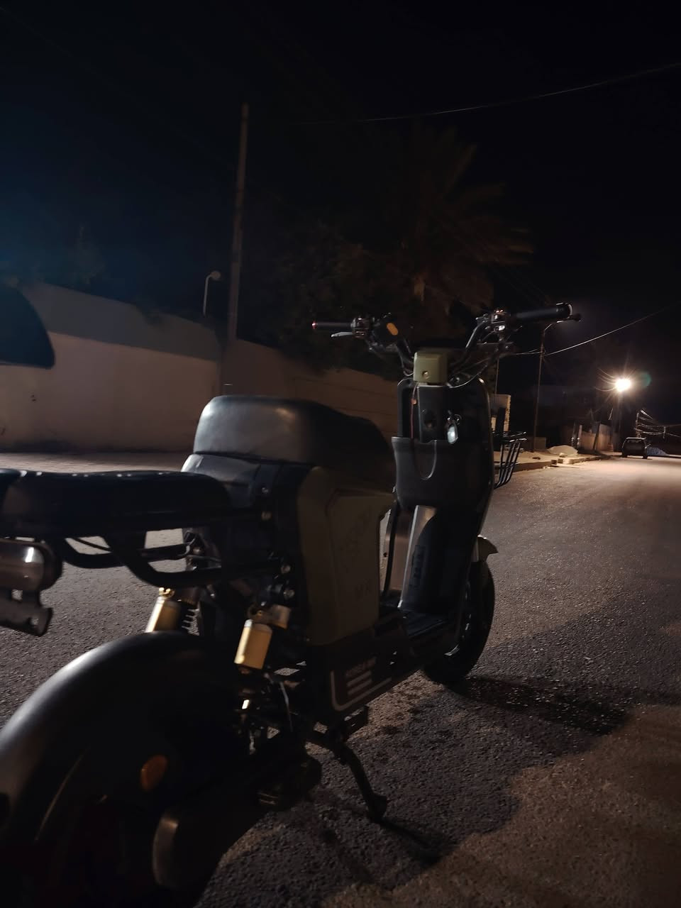 سلام عليكم دراجه شحن R8 للبيع موديل25 دراجه نضيفه كلش بطاريات ع وضع البلاد دراجه كلشي بلادي ما مبدل بيهه اي شي مكاني ديالى الخالص حي العصري " السعر 400 وبي مجال" 

للاستفسار ***********
