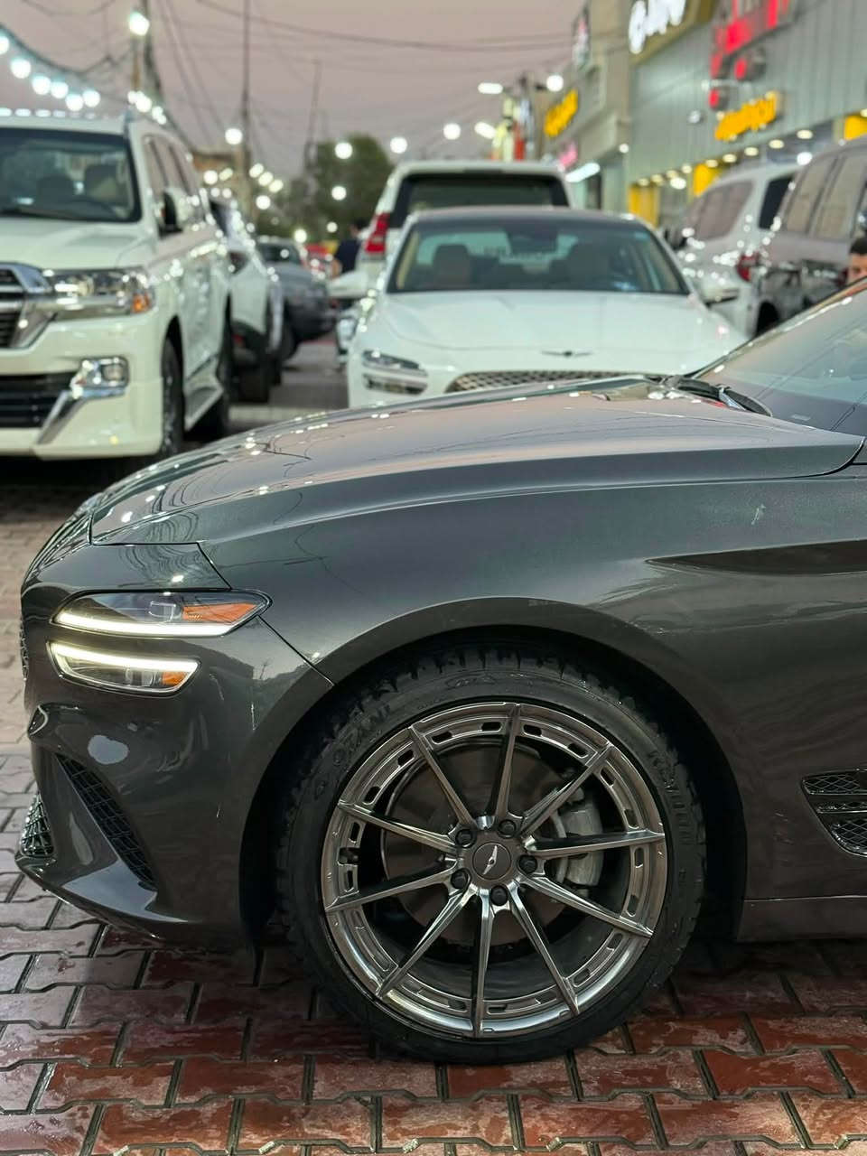 سَــلام عليكم حبايب 🤍 
جنسس موديل 2023 فئة G70 
وارد امريكي محرك 4 سلندر تيربو 🚀
قطعتين صبغ فقط بدون دواخل بدون شواصي فول مواصفات بس ماعده الفتحه كير ومحرك برغي ممفتوح بيه شرط ع السونار مراح اتعبك سياره صوره هيه والحادث مالته وكلش بسيط حادثه . سعر (195 ورقه ) وبيه مجال للـطيبين مكاني بغداد / كريعات : رقم استفسار ***********
