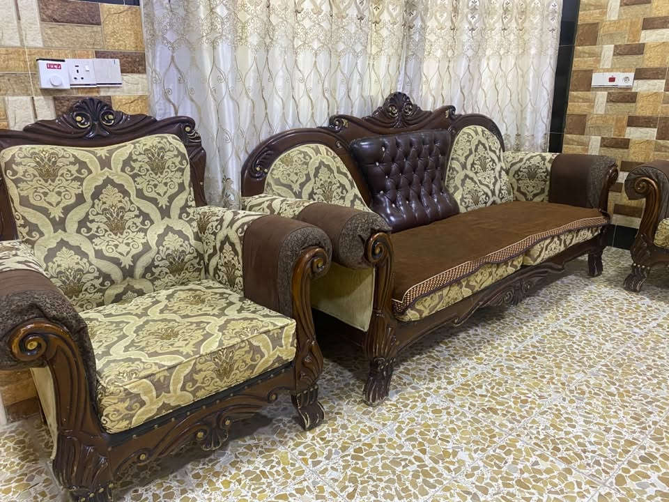 قنفات للبيع
السعر ٢٠٠ وبيهن مجال للشاري فقط

عنوان حي الفلاح الثانيه 

***********
