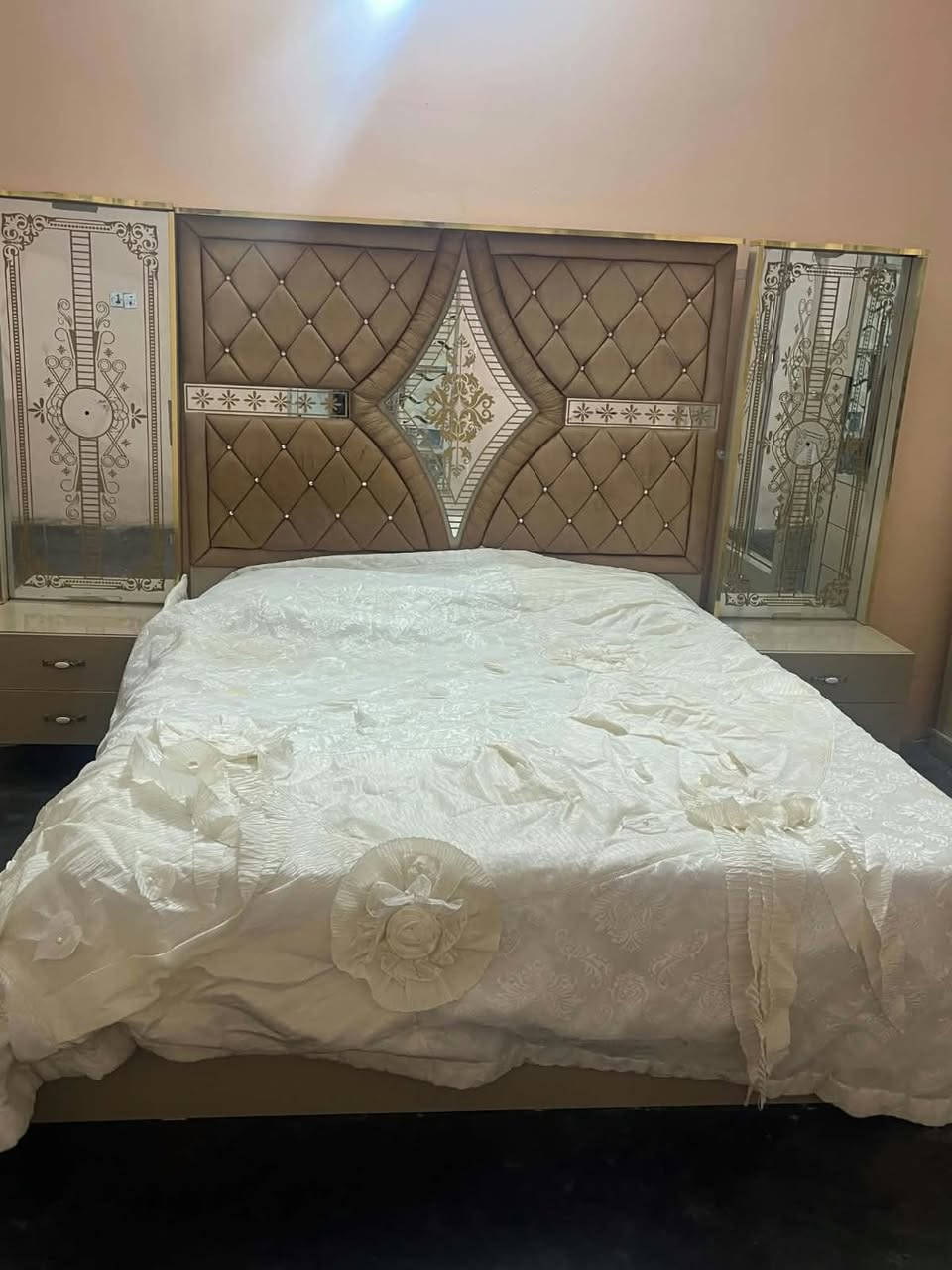 غرفة تركية ملكية • ٩ قطع • نضيفه