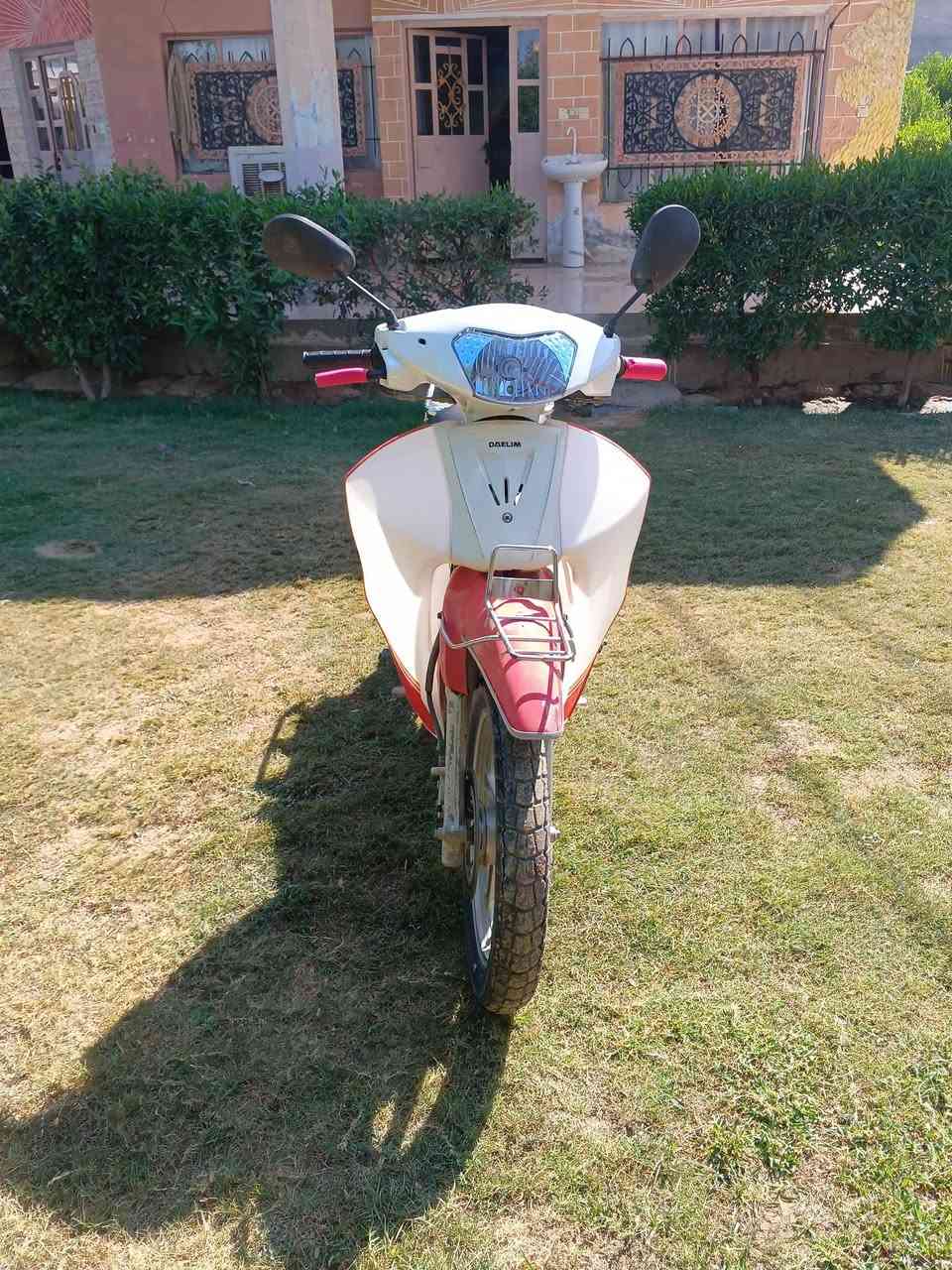 جسرفيز للبيع مكفول كفاله عامه كله شغال محرك ناعم بشكل شرط النعومه بي خيط دخان 500 وبي مجال قليل الموشراي  لايكسر بل سعر رجآ  الدراجه نضافه فولللل 
الاتصال***********0
