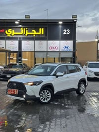 تويوتا كورولا كروس | موديل 2025 🔥 سيارة نظيفة جداً وممشى قليل  ▪️ محرك...