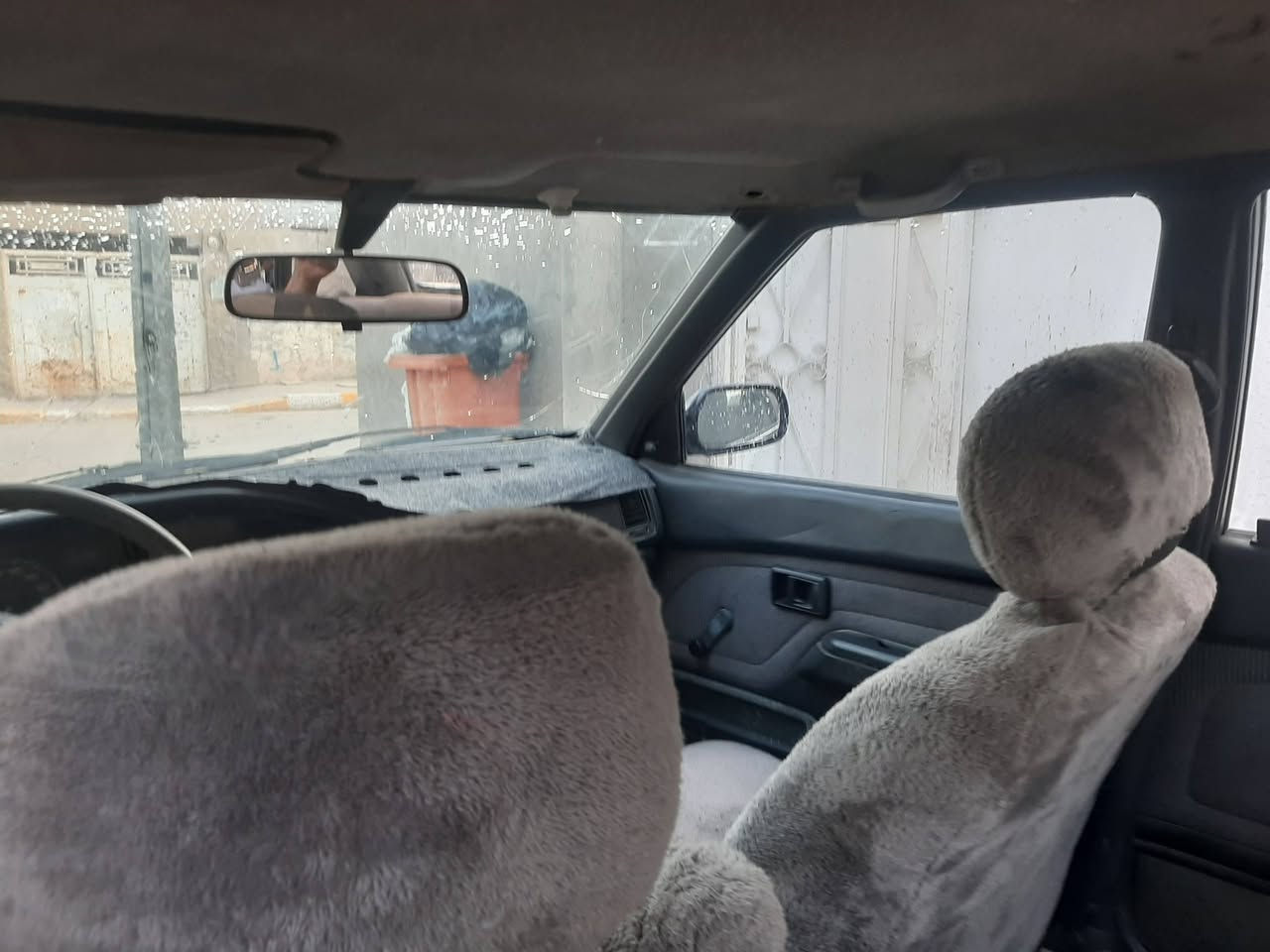 من رخصة الادمن : كورلا ٩٣ هاج باك يسرى بلاد.نظيفه جدا كلشي بيه شغال محرك جيد جدا كير تخم تاير جديد حداديه غرفته حلوه مابيه اي نقص كلشي بيه شغال تحويل شرط رقم انبار مكان السياره سامراء مكفوله من كص ونقل جثه وغيره سعره ٣٥ وبيه مجال للاستفسار *********** بي واتساب
