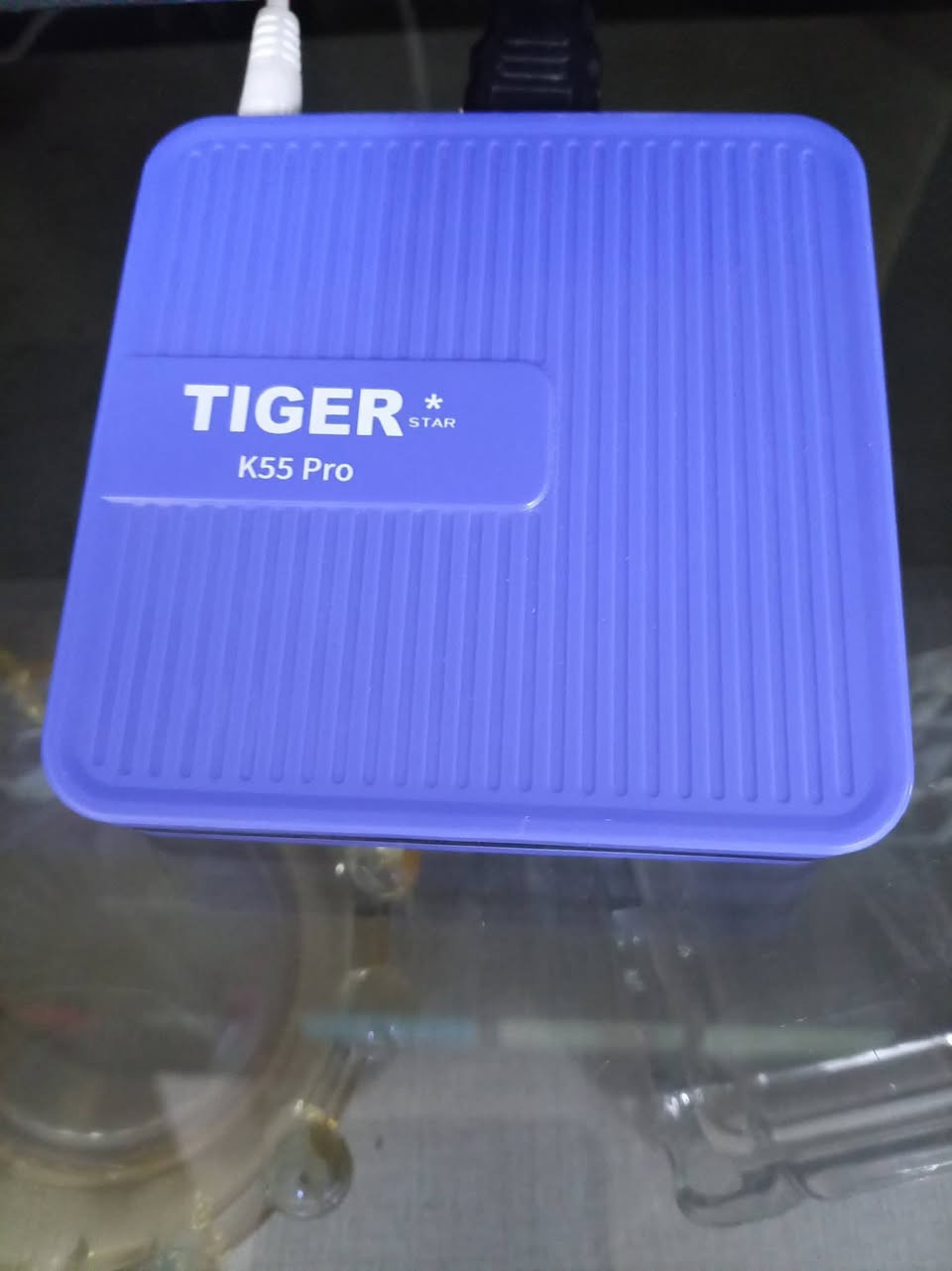 SHOWNIC HD سمارت حجم 55
4k 60 هرتز 

وياه box Tv يسوي الشاشه فول سمارت بالكامل تطبيقات وكوكل tv كله HD
ب300 وبيه شويه مجال 
*********** و اتس
