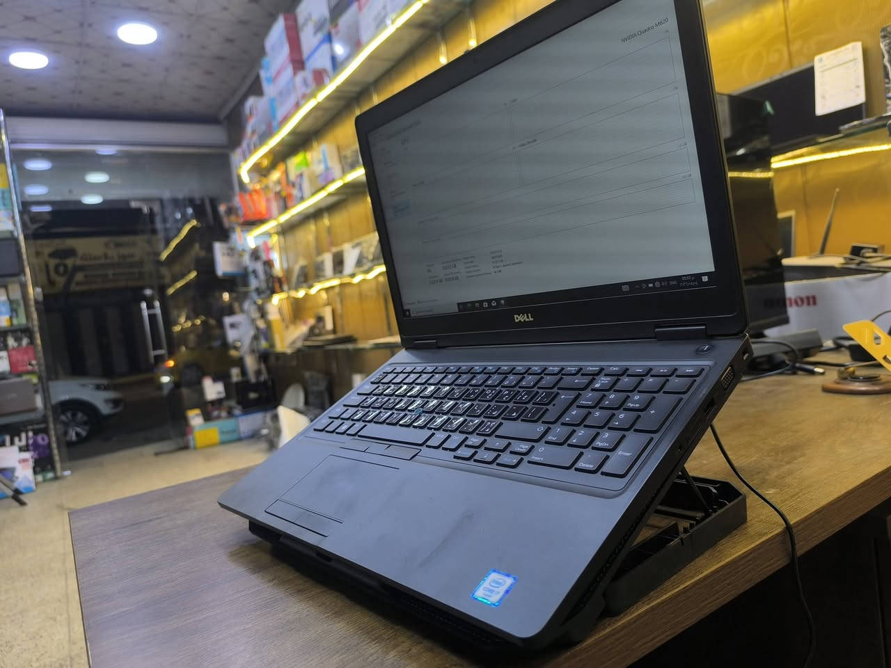 لابتوب    DELL  PRECISION 5320
بمواصفات مناسبه للالعاب والبرامج الهندسية وتطبيقات الذكاء الاصطناعي وللبرامج  المكتبية  والحسابية والتصفح والأمن السيبراني  .
#بسعر 280 الف دينار عراقي اذا كان رام 8 كيكا
#وبسعر 330 الف دينار اذا كان رام 16 كيكا 
#ويشمل السعر حقيبة وماوس والتوصيل مجانا لكافة محافظات العراق 
Cpu Ci7- 6  💯 HQ 💯    الجيل السادس
Hard 256GB nvme قابل للتطوير 
Ram 8gb ddr4         قابل للتطوير 
15.6 screen 
#كارت شاشة خارجي /💯2 كيكا نوع Nvidia quadro m620💯
Charger dell شاحن اصلي 
يمكن للزبون فحص اللابتوب وتشغيله والتأكد من المواصفات قبل الاستلام  اللابتوب.
#نسبة النظافة مائة بالمائة 
#بطارية ممتازة 
ضمان لمدة عشرة  أيام للفحص في حالة وجود خلل مصنعي تستبدل بنفس الموديل حصرا 
#مكتب الابداع الهندسي 
موصل /موصل الجديدة بين مجسر الجديدة ودورة عبواليسي بمحلات الكنيسة 
/مكتب الابداع الهندسي/للتواصل والحجز 
*********** واتس.
