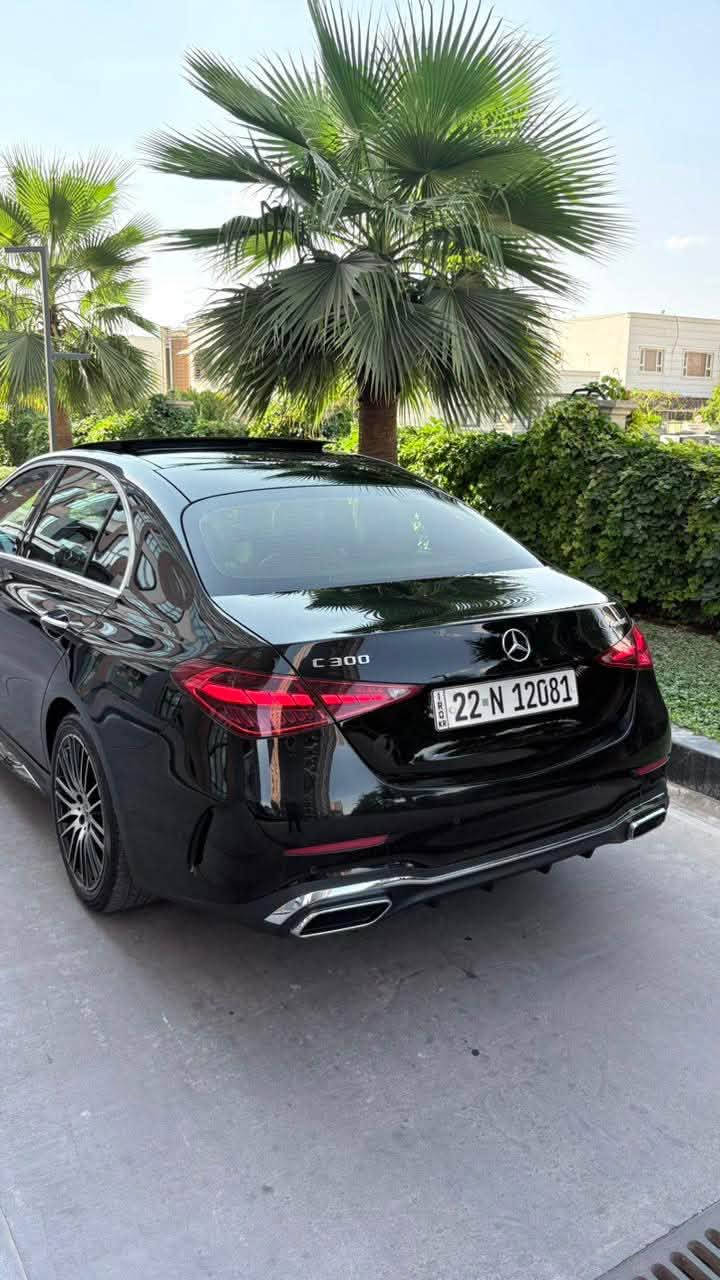 سلام عليكم مارسدس للبيع C300موديل 24 حادث السيارة موضح بلمنشور بيها فقط بنيد مبدل ومصبوغ ممشى السيارة 60 الف كيلو بسمي السيارة تحويل ثاني يوم مكان السيارة بغداد الدورة مواصفات السيارة فول الفول السعر31.000$ للاستفسار اكثر الاتصال(***********)
