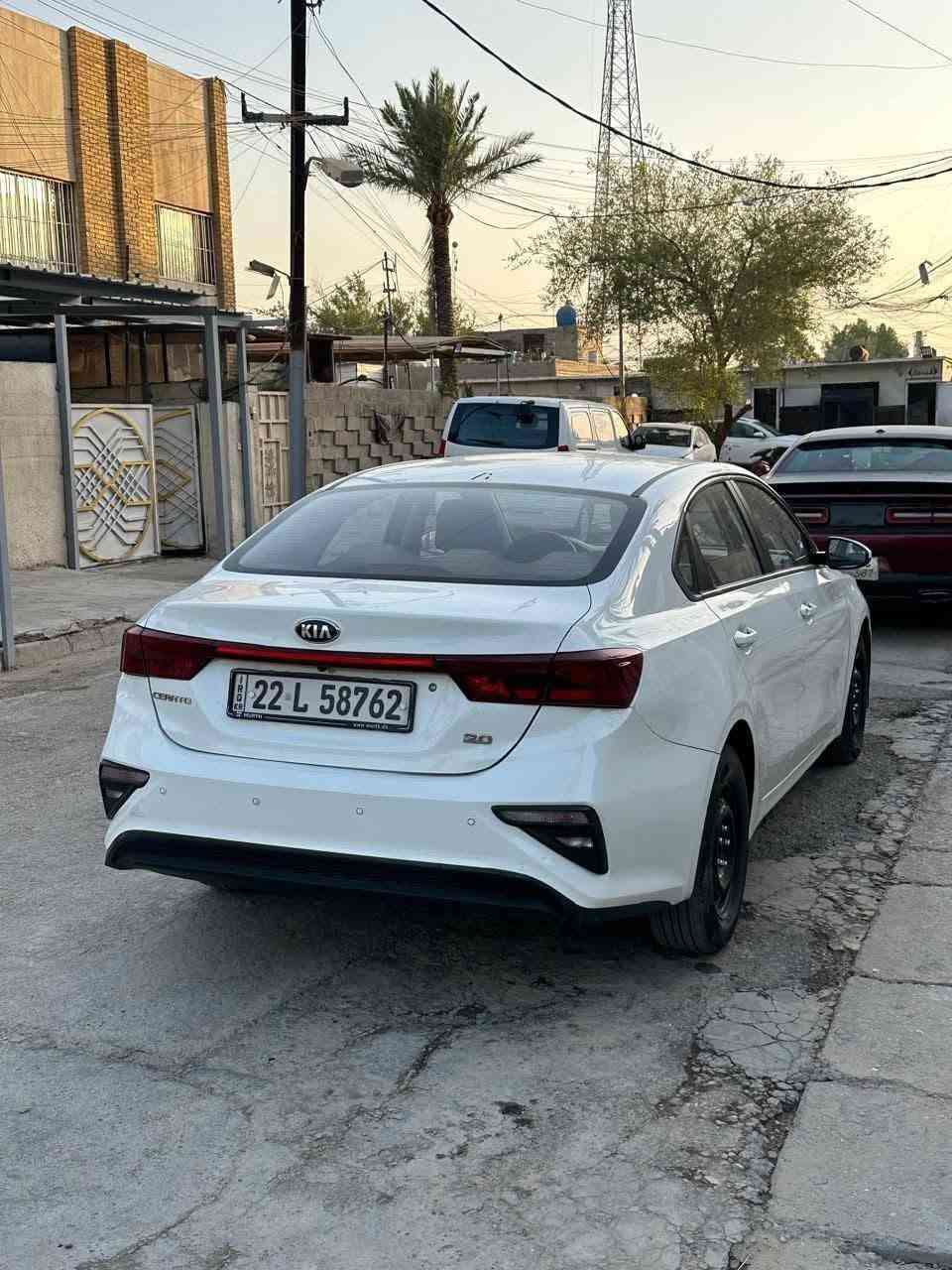 سيراتو موديل 2020 للبيع السياره نظيفه محرك 2000 كير at محرك دوش وارد خليجي ماشيه 160 بيها بارد فقط اي قطرة صبغ مابيها 
محرك وكير مكفولات تحويل ثاني يوم رقمها اربيل مكان السياره بغداد السعر 125ورقه   لتعاملني بالتعليقات الشراي يراسلني واتساب لو يتصل ***********
