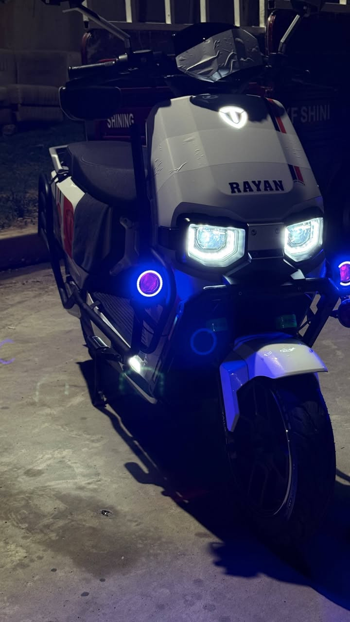 ماطور ريان وحش الكون 🔥 
6بطاريات مسطرة (35A/72V)
ملف 2000واط  
سرعة 70 حقيقي  3نمرات 
نظافه فول  
نضام بك R  و وقوف P
مثبت سرعة ARS 
منفذ شحن USP
صندوق كبير وجوزة فصل بطاريات 
يجي بصمتين وسويجات +تشغيل عن بعد وعن طريق التطبيق 
الماطور مابي كسر ولا ضرر ولا شخط
مستخدم شهرين بس  الوصل موجود  والبطاريات والعقل والملف شرط الفحص 
العنوان موصل حي الوحده
سعر مليون و300 بي مجال قليل 
*********** مارد ع الخاص
