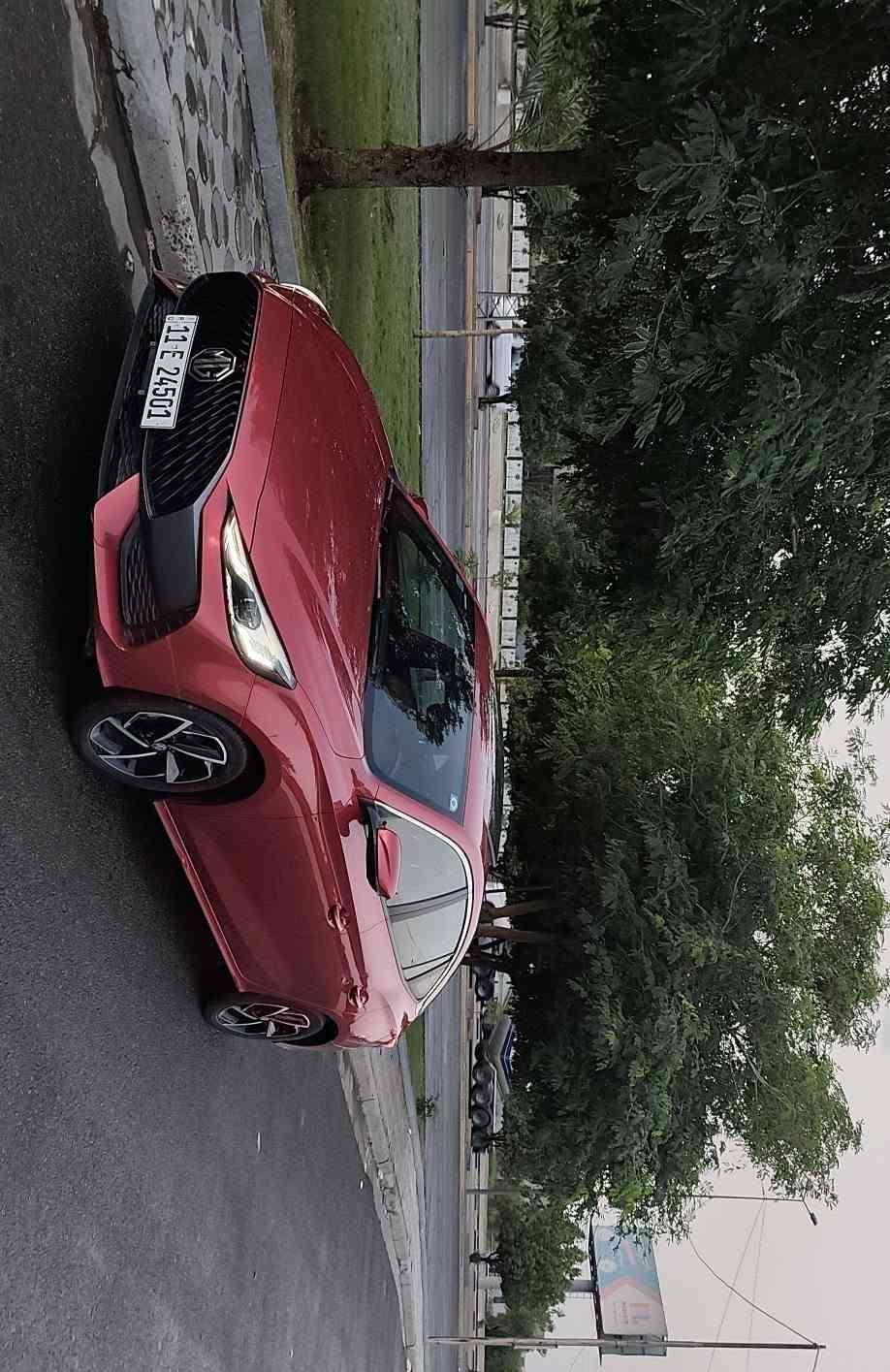 السلام عليكم 
MG GT 2023 Luxury أعلى فئة
وكالة العراق رسميًا
1.5 Turbu— المحرك 
 173 حصان 
قوة 173 hp،
عزم 275 Nm، 
تسارع 0-100 خلال 8 ثواني تقريبًا.
ماشية 37 كيلو فقط
لون مميز دم الغزال 
كير أوتوماتيك 
تبريد قطعتين 
سايد بريك بصمة
اوتو ستوب 
انضمت قيادة
بصمة تشغيل
بصمة بيبان 
فتحة سقف
مري شفط 
كاميرا 360، 
اشاير مري 
كاميرات محيطية
كاميرات عند الاستدارة 
لد نهاري امامي خلفي 
 كشنات جلد مطعم  
كرسي كهربائي،
 مثبت سرعة، 
شاشة، اكتف اندرويد 
 عدادات ديجيتال،
 6 إيرباغ،
Blind Spot،
مانع تصادم، 
تحذير مغادرة المسار.
سيارة كلين بوضع الشركة محرك كير كهرباء 
ملاحظات بسيطة / بارد شبر جاملغ الامامي / كسر قبق الايت خلفي 
رقم بغداد دولي هزة وسنوية جدد تحويل مباشر
السعر 110$
الموقع: بغداد / حي العامل 
اتصال + واتساب *********** بغداد, العراق
