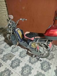 دراجة شحن • بطاريات قاعدة • نضيفه