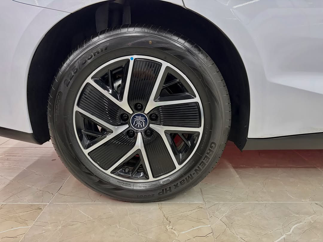 🔥باتری گەورە و پانۆراما و سفر کیلۆمەتر🔥
BYD Qin L Flagship
‎ بی وای دی چین ئێڵ
‎‏‎مۆدێل ٢٠٢٥ مکینە ١.٥ باتری ١٢٠ کم ‎ 
‎ ‏‎شحن+کارەبا+بەنزین
‎١٦٠٠ کیلۆمەتر بە تەنها یەک تەنکی بەنزین 

‎‏‎مواصفات فول، پانۆراما، کوشن کارەبا ،١٣ کامێرا، داشکام ڕیکۆرد، ئۆتۆ پارک ، ڕاداری خەتی جادە، ڕاداری تحدید سرعە،بەصمە، کارت، شاشە گەورە ،کامل حساس، سوکان ڤۆلیۆم، ویلکرۆم ١٧، ئیشارەتی سەر ئاوێنە، تبرید مرکزی، لایت زینۆن، بەگلایت لید، گێچ ئەلەکترۆنی،درایڤ مۆد، دوگمەی خلیسکان، ئەی بی ئێس، ١٠ ئەیرباگ.

‎کێبڵ شحنی بیلادی و کارد و فڵچەو و موادی پەنچەری لەگەڵدایە

‎بۆ زانینی نرخ کۆمێنتێک بەجێبهێڵە
‎لتفاصیل والسعر اکتبوا التعلیق

‎‏‎‏‎ پێشانگای ســـلـــێــــمـــانـــی ھەمیشە پێشەنگین 
‎‏‎معرض الســــلــیــمانـــیـــة ھو الافضل دائماً

‎‏‎بە داوای لێبوردنەوە شێوازی قیستمان نییە⚠️⚠️
‎‏‎نعتذر منکم لیس لدینا نظام الاقساط⚠️⚠️

‎‏‎📍العنوان: سلیمانیة -طریق کرکوک-نقلیات الرئیسی السلیمانیة - الرقم ١٢٨
‎‏‎📍ناونیشان: سلێمانی - تێرمیناڵی سەرەکی سلێمانی- ژمارە١٢٨

***********☎️

#BYD #QinL #BYDQINL #SlemaniAuto
