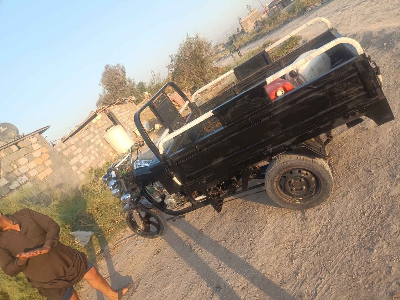 السلام عليكم ستوته للبيع مديل 21 اوراق ضايعه عدنه مكفول من السرقه شاصي مكفول ركبه محرك كهربائيات كله شغاله مكاني كربلاء فريحه سعر 1300وبيه مجال قليل***********
