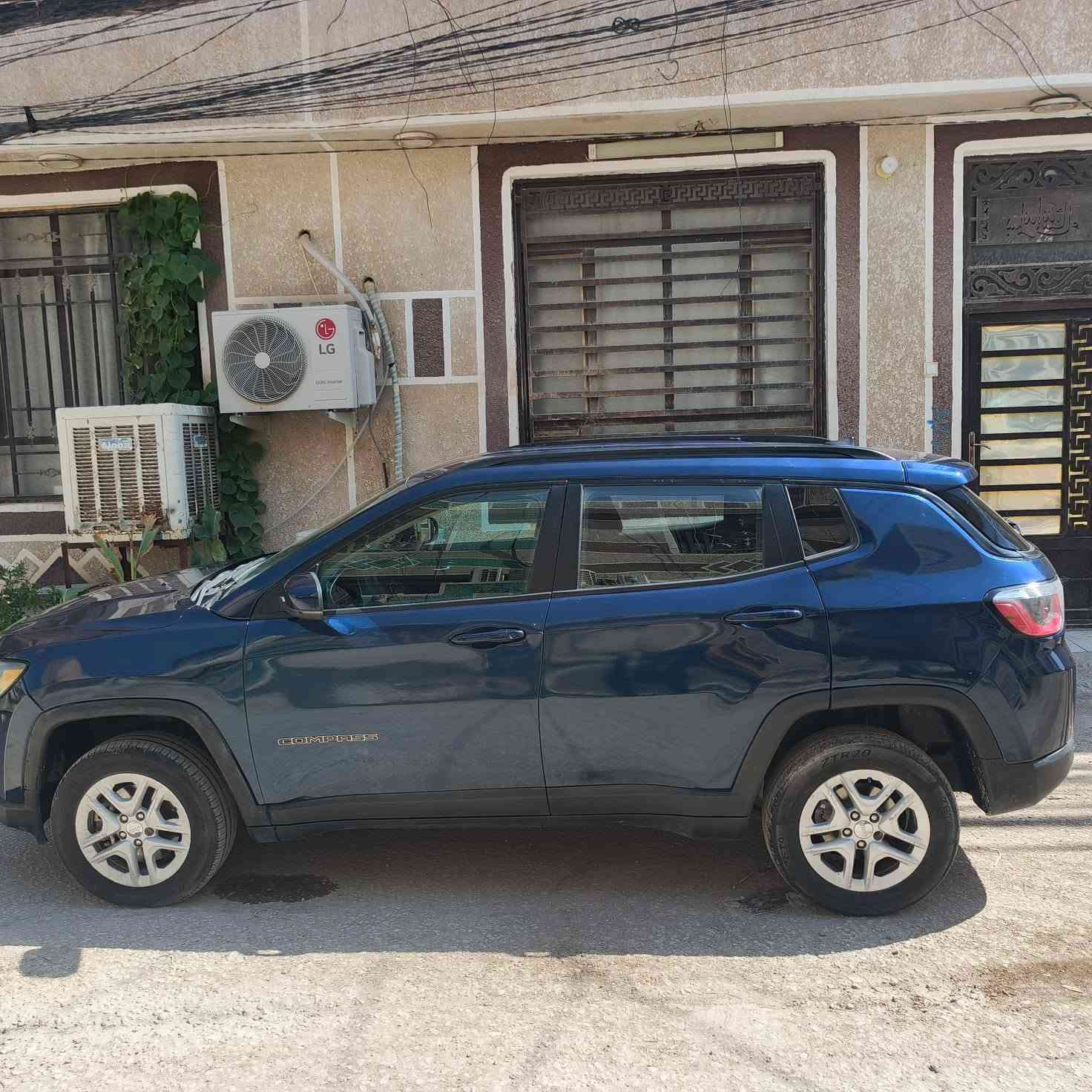 جيب كومباس مديل 18 فول كلها شغاله مصبوغة حزام جماليه كير مكينه حداديه تبريد ثلج رقم شمالي تحويل مباشر أو وكاله راعيها عربي مو كردي مراوس وبيع سعر 100 وبيها مجال مكاني كربلاء ***********
