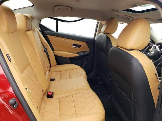 السـلام عليــكم
للبيــع ...
NISSAN SENTRA
مواصفات الـSV PLUSE
موديل 2023 .
مكينه حجم 2.0 .
كير اوتوماتيك .
ماشيه 72,000km
داخل مشمشي .
بصمه ودوخول ذكي .
شاشه وسطيه .
تحكمات ستيرن .
كشن جلد قرميدي مشمشي .
كشنات كهرباء .
رادار ونقطه عمياء .
فتحة سقف . 
وباقي المواصفات .

السياره رقم 21 سليمانيه .
السنويه بأسمي لغاية 2028 ، شرط التحويل
السياره وارد امريكي بيه چاملغ امامي سايق فقط ، ايرباك برده وراجع الايرباك بلادي يعني مو دايود.
بيها ملاحظات (شخوط) بسيطة 
مكان السيارة بغداد حي الجامعة 
تحويلها ثاني يوم
للتواصل
***********
او خاص
رقم الشاصي (( 3N1AB8CV8PY224561 )
