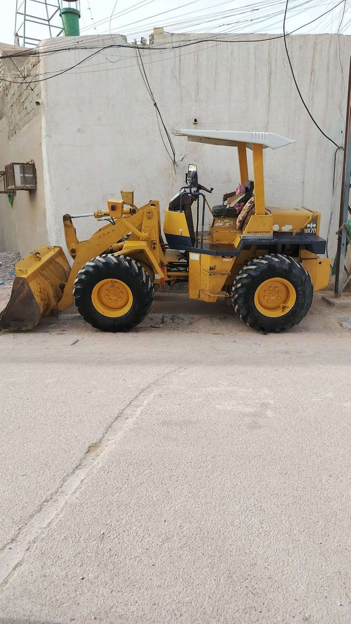 السلام عليكم شفل كاموتسو 70
للبيع رقم بغداد انكليزي
موديل ١٩٩٨ اصل سنويه 2031 تنتهي
العنوان بغداد للاتصال ***********
السعر ١٧٠ ورقه
