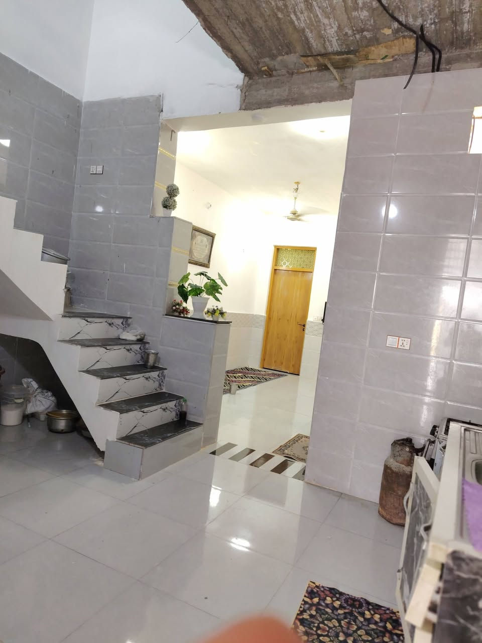 بل نجف  بيت البيع مساحه 110متر  البيت على  ساحه    مجمع بيتي ثاني مقابل مجمع سلطان سعر البيت 55ابيه مجال اتصال        على رقم ***********
