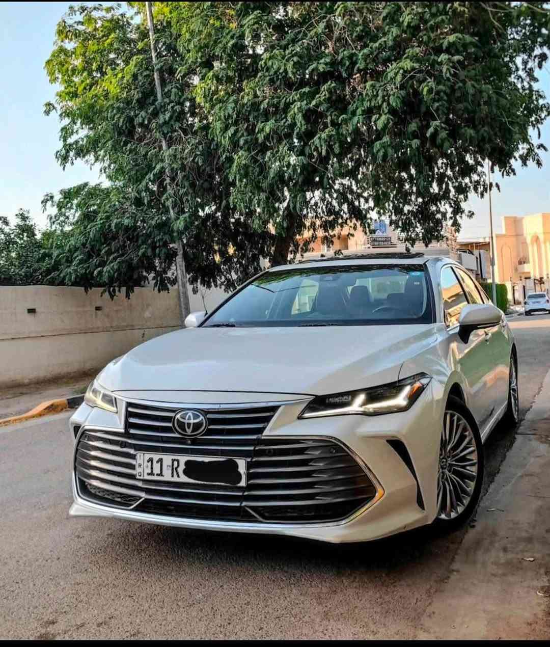 سلام عليكم اخوان عندي افالون 2019 لمتد فول مواصفات كندي مكفولة من الضرر والصبغ والبارد كفاله عامه شرط وتقرير كار فاكس السياره رقم بغداد باسمي وتحويل مباشر ماشيه95 الف اخوان السياره جديده جدا جدا والصورتحكم وتوه مسوي ادامه كامله كير ومكينه وسعرها 258 واي استفسار هذا رقمي ***********اتصال 
***********واتساب 
مكان السياره البصره الزبير
مواصفاته
محرك 6 سلندر 3500
سلايد
كشنات جلد
اربع كامرات
بصمه
تدفئه وتبريد كشنات
سستم صوت JBL
داتا شو
رادار امامي
رادارات جانبيه
شاحن واير ليس
كشنات وستيرن كهرباء + خزن ميموري
انظمة قياده متعددة
هاندبريك بصمه
لايت زنون
