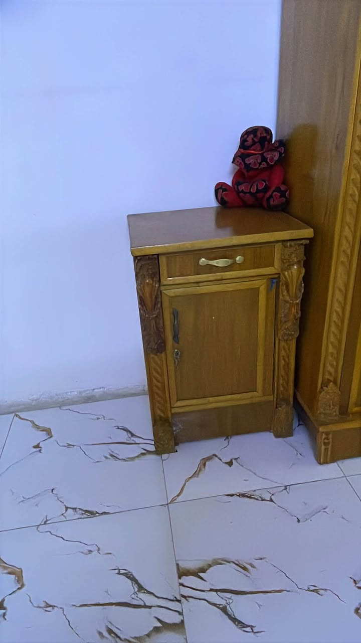 غرفه نوم مستعمله قليل شغل عراقي درجه اوله صاج 5 ملم ثكيل نضيفه بمعنه الكلمه 6 قطع عنواني بغداد البلديات سعرهاا مليون 100 وبيهاا مجال / ***********
