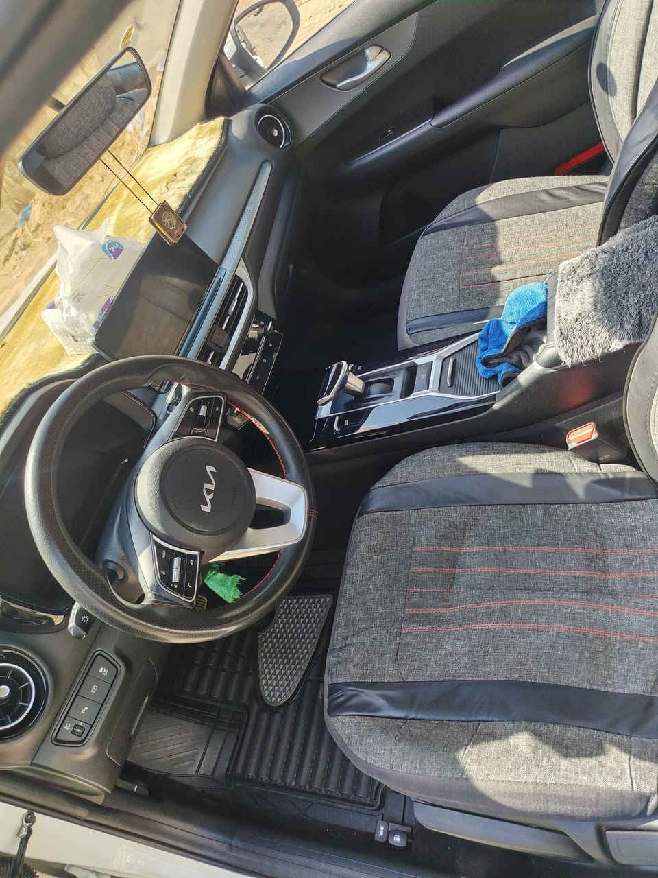 السلام عليكم k3 مديل 2024 ماشيه 32 الف سياره بسم شركه بيها نص من بنيد بي صبغ وبارد شويه بلجاملغ لكدام وباقي مكفول سياره جديده كلش ونضيفه
سعرها 127 وبيها مجال 
 مكان سياره بلنجف 
***********
