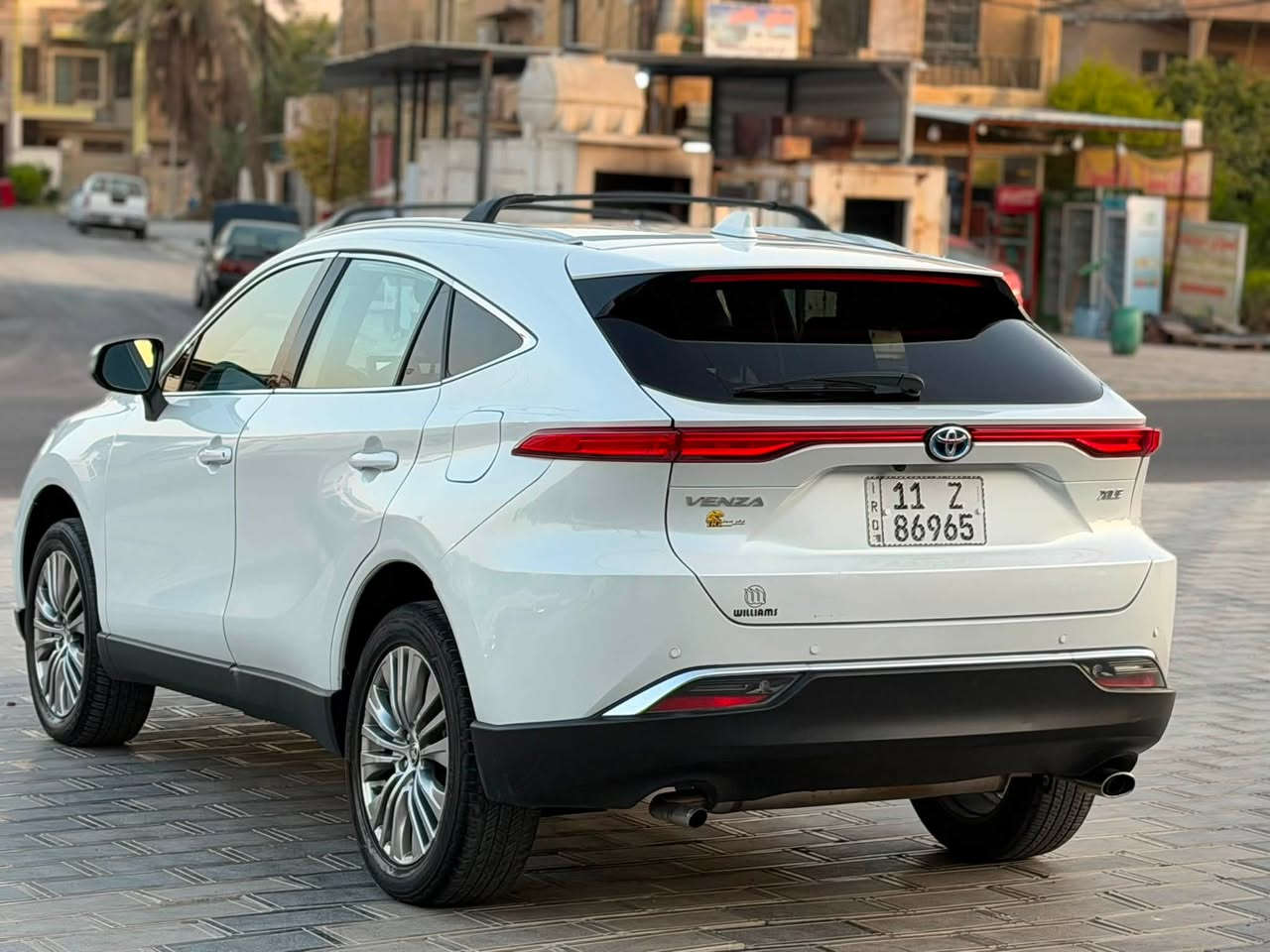 ياالله
السلام عليكم تيوتا فينزا 2024 هايبرد وارد امريكي 
 الفئة: Toyota Venza XLE 2024 2.5L
          حجم المكينه :2500 
المسافه المقطوعه : 10 الف ميل  
           حالة الايرباك : برده
الضرر : صبغ باب وجاملغ خلفي يسرا موضح بالصور

#مواصفاتها 
1.شاشه 
2. قياده ذاتيه
3.كشن السايق ميمري 
4.كشنات كهرباء
5.هندبريك بصمه
6.كشنات جلد
7.ثلاث وضعيات قياده
8.حساسات خلفيه امامي 
9.صندوك كهرباء
10.رادرات جانبيه
11.رادار امامي
12.هيترات بالكشنات 
13.بصمه
14.بصمة ابواب
15.اشاير بالمري
16. ويل كب

 

#السعر 245 مرقم بغداد وبيها مجال  
تفاصيل اكثر هذا رقمي *********** تحياتي 
مكان السياره بغداد
