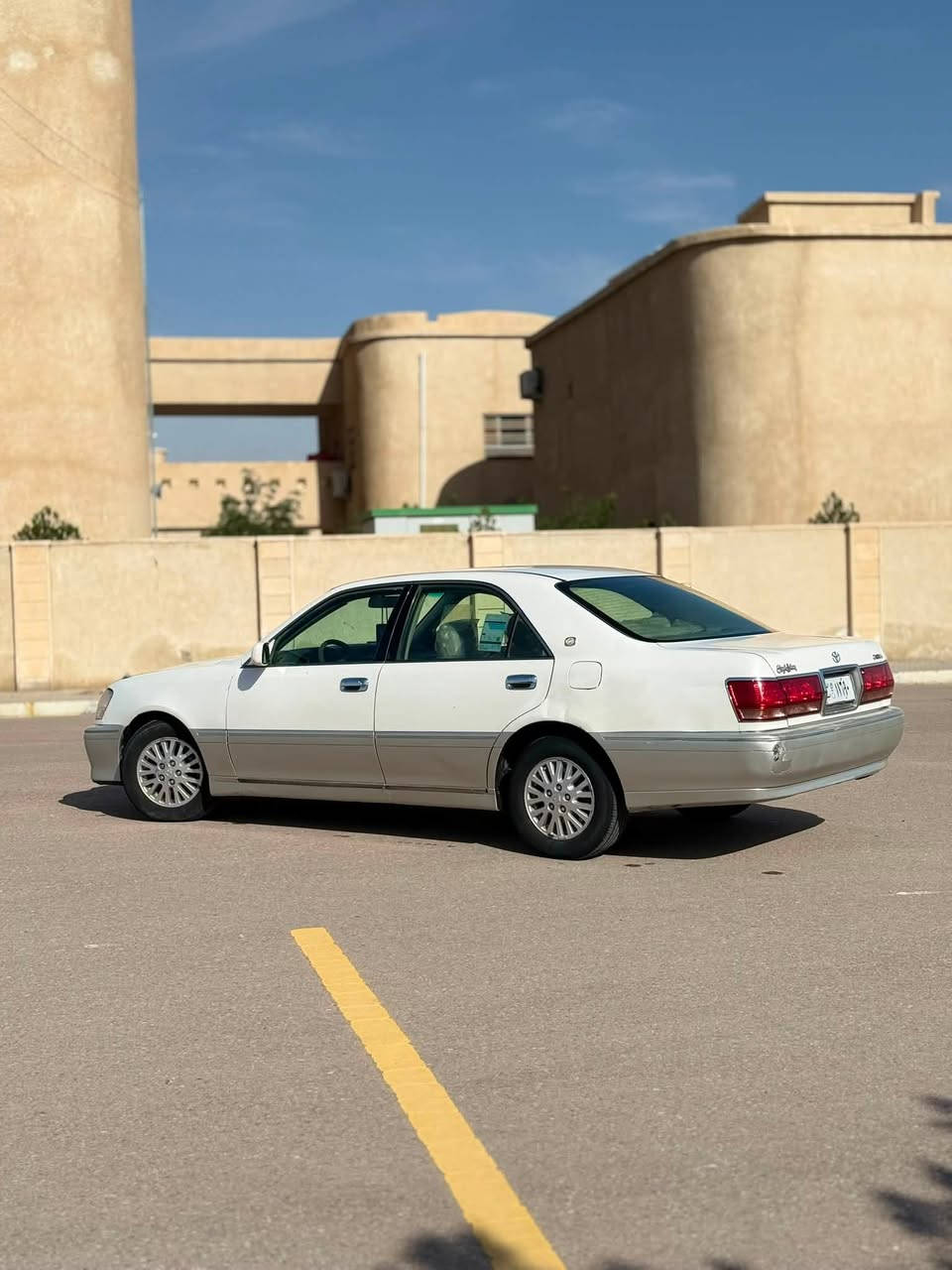 جنون موديل 2000 للبيع 
مكفوله من الكص والنقل والأصوليات 
مكينة 3000 جديدة
كير اكسل كفالة
كهربائيات كاملة
 100 وبيها مجال 
هزه جديده
رقم بصره كامله تحويل مباشر باسمك بدون اي رسوم
للاستفسار
***********
